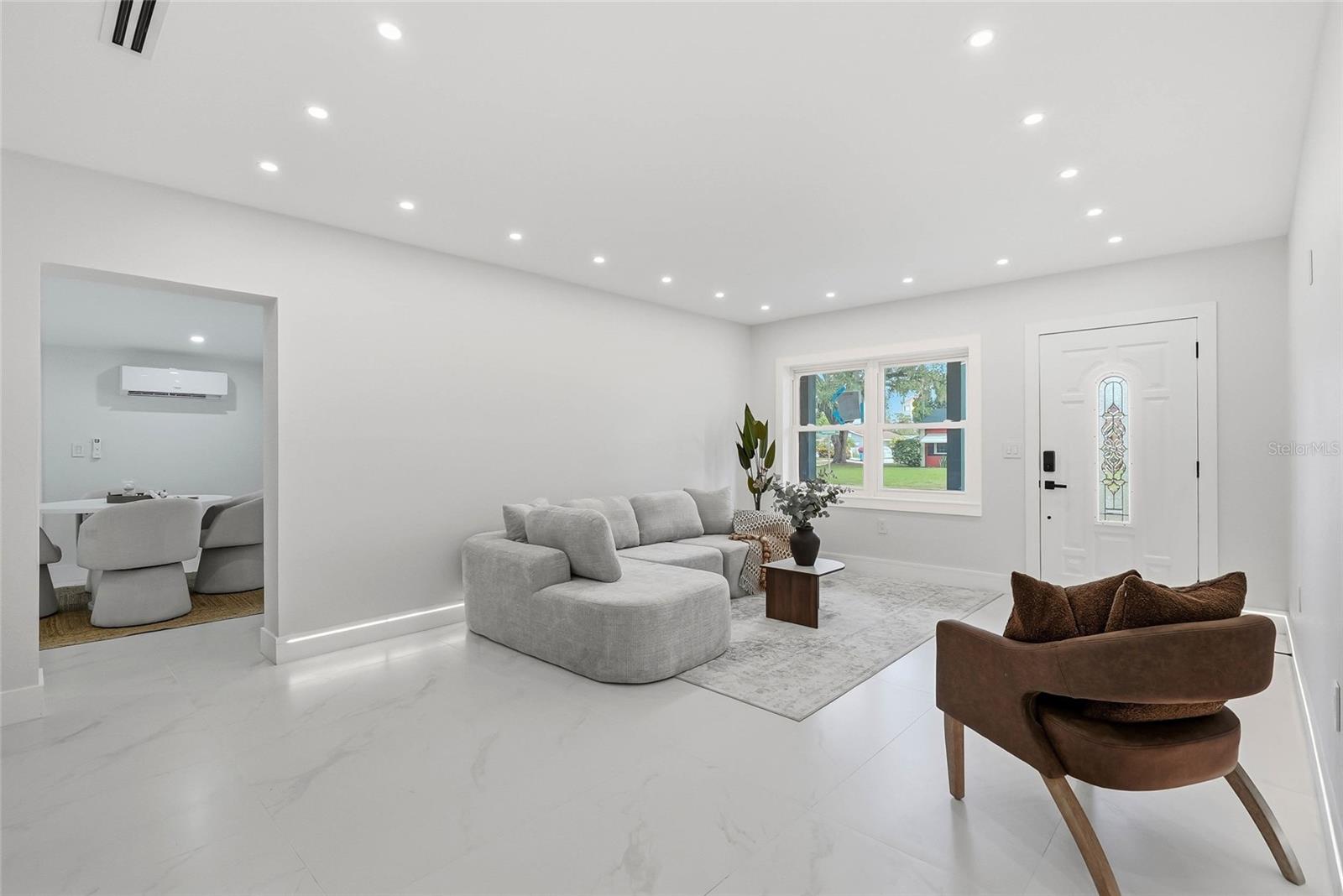 8118 TANGLEWOOD LN — photo 4