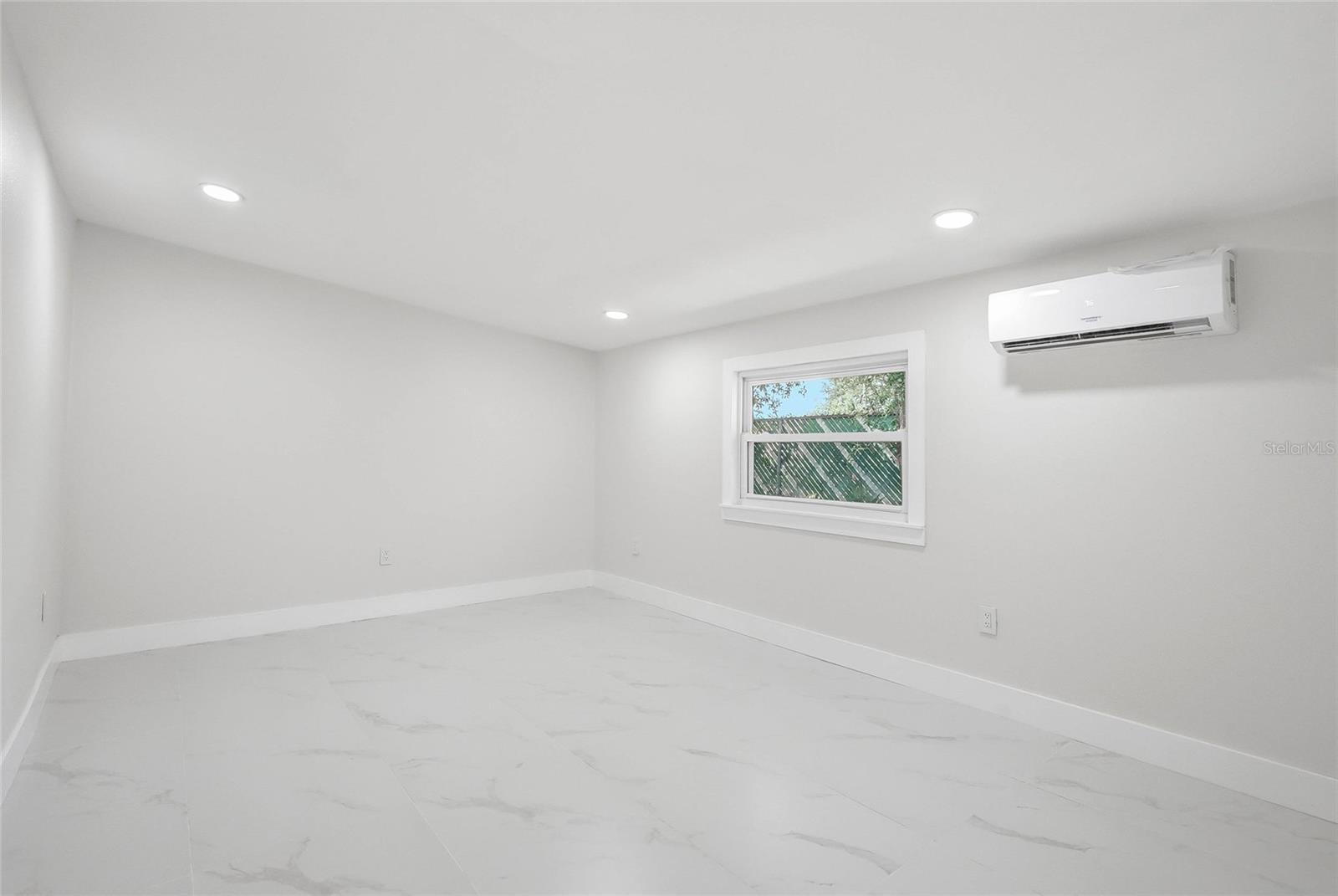 8118 TANGLEWOOD LN — photo 14