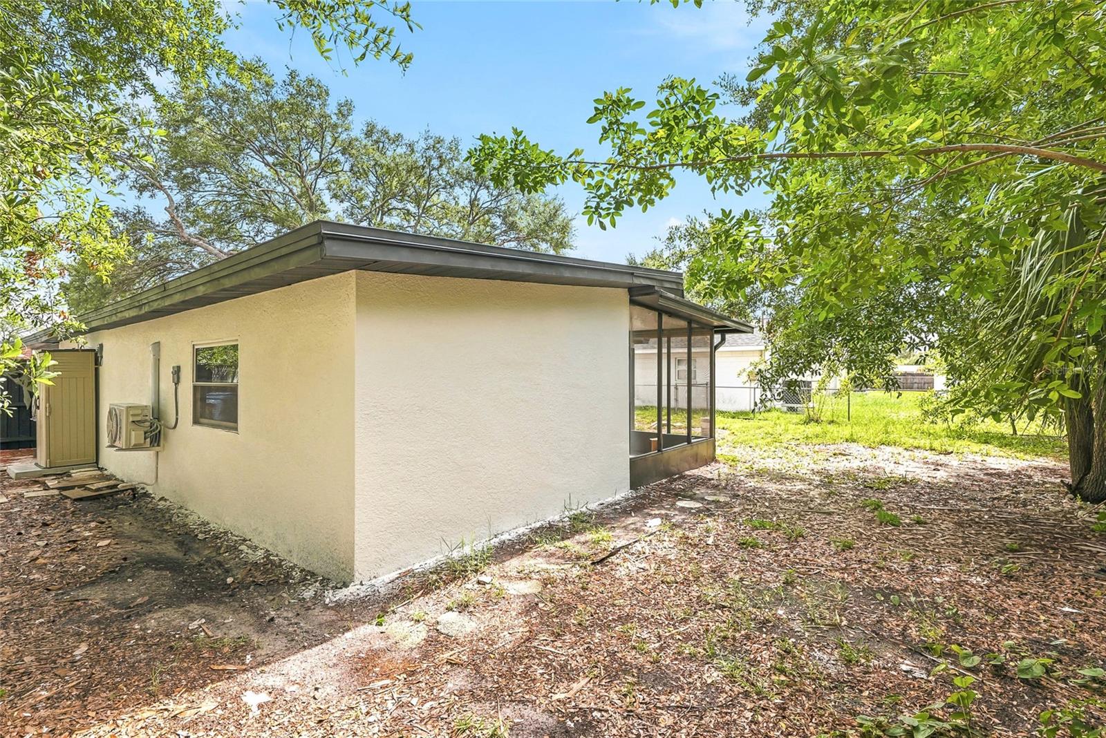 8118 TANGLEWOOD LN — photo 33