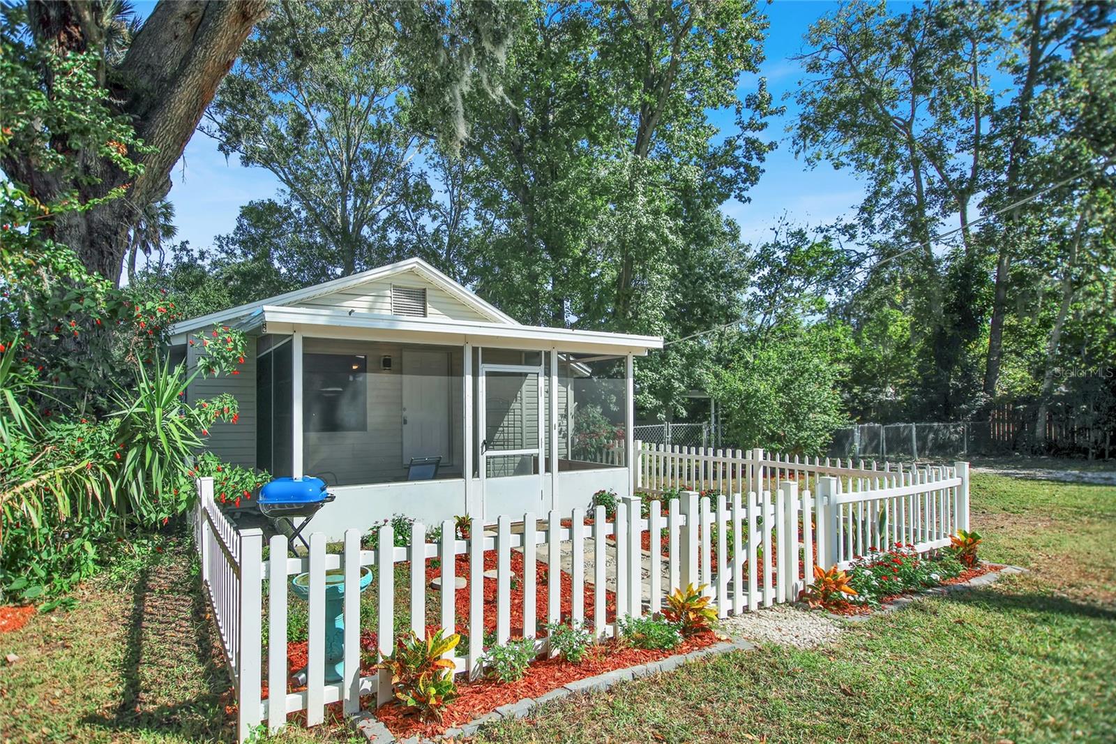 847 JASMINE AVE photo