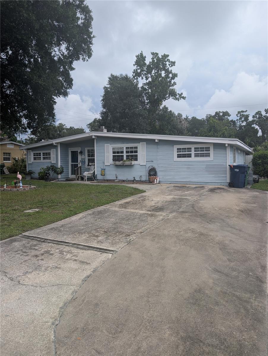 1529 W RIVER LN photo