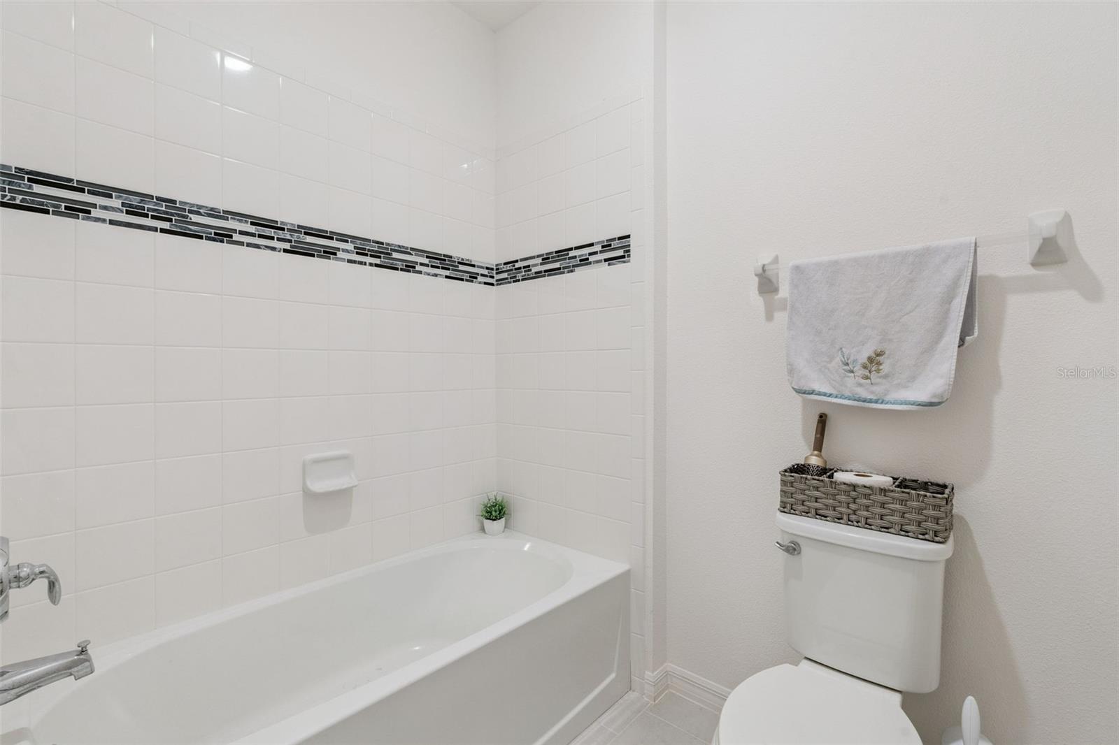 1055 CHASE AUSTIN WAY — photo 17