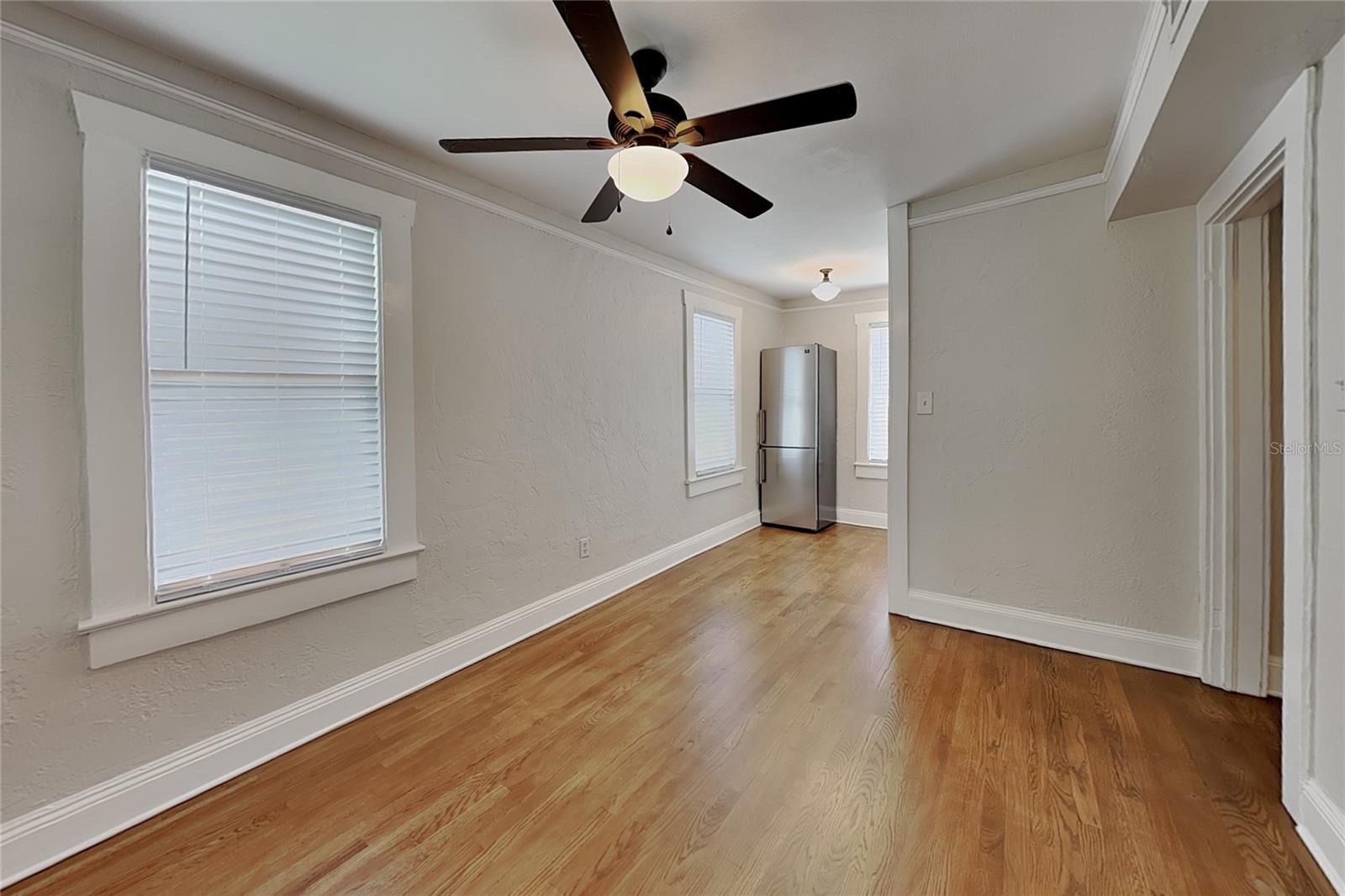 807 1/2 S FREMONT AVE ##Upper — photo 3