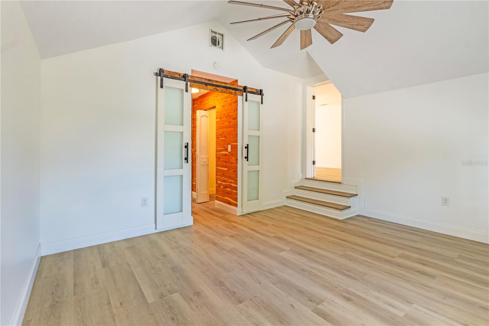 305 S ROSSITER ST — photo 7