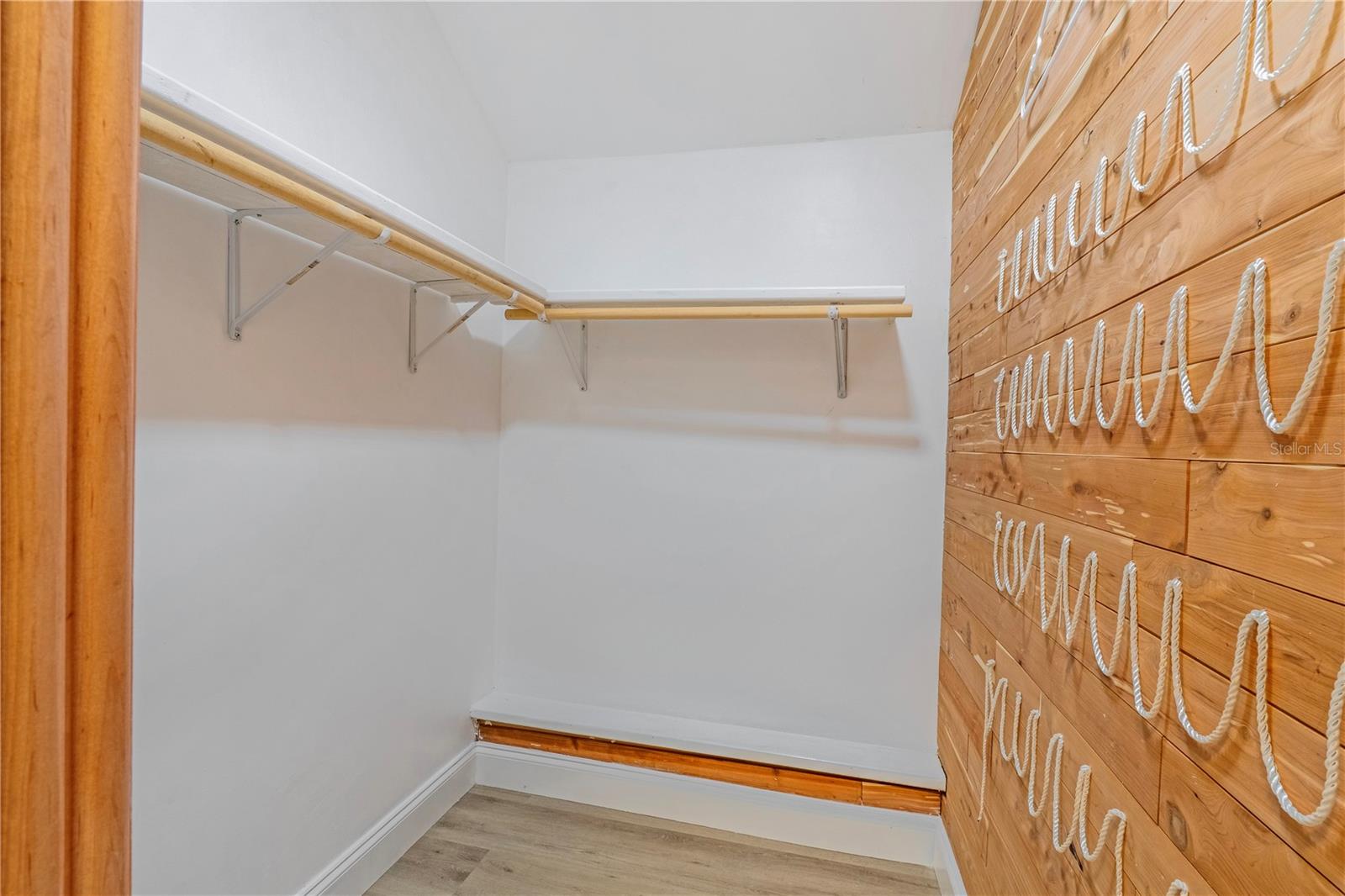 305 S ROSSITER ST — photo 10