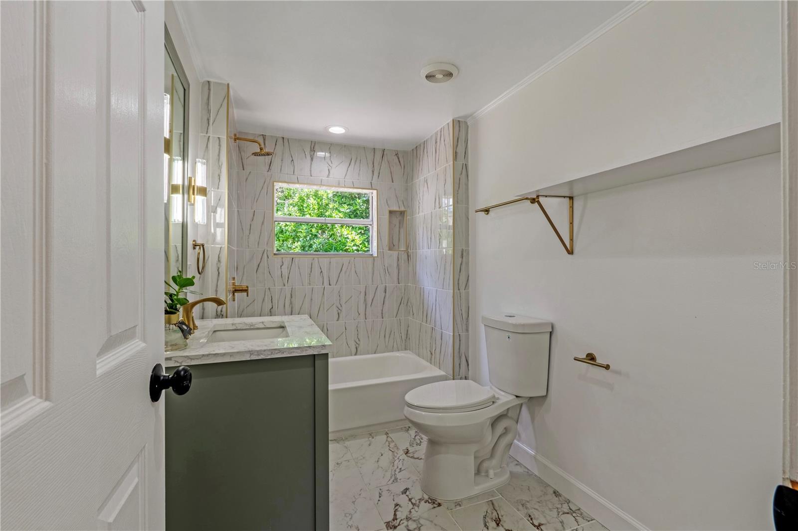 305 S ROSSITER ST — photo 21