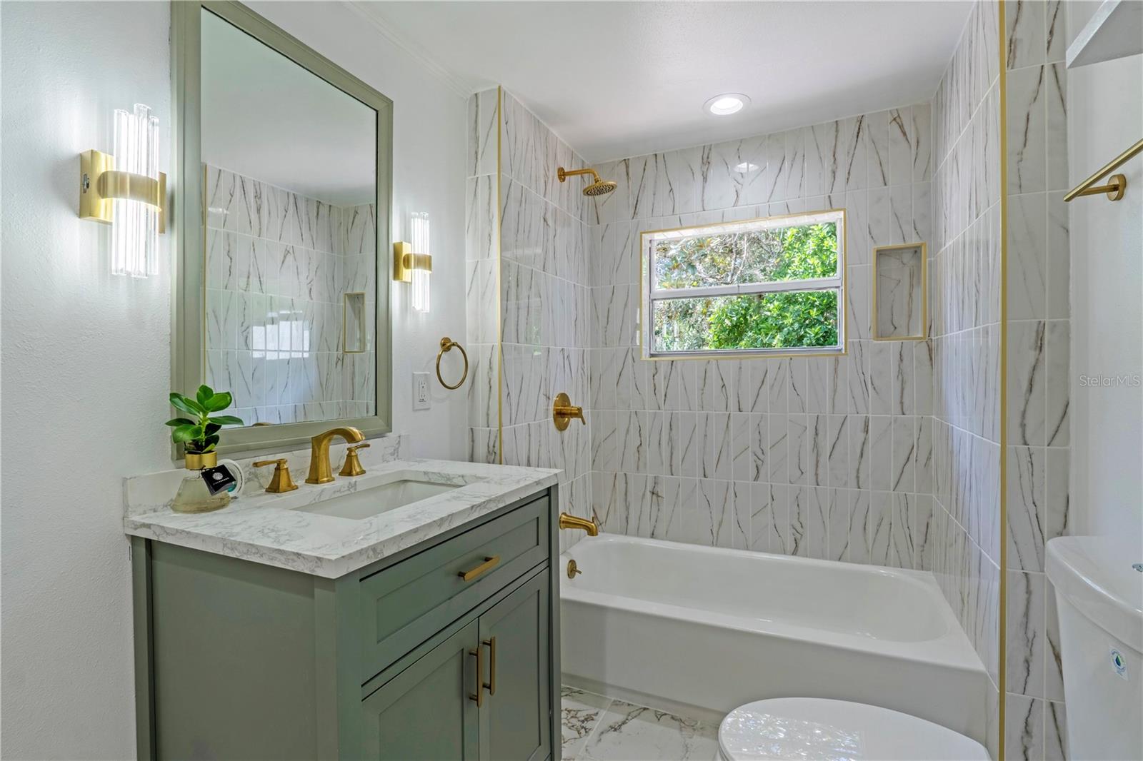 305 S ROSSITER ST — photo 22