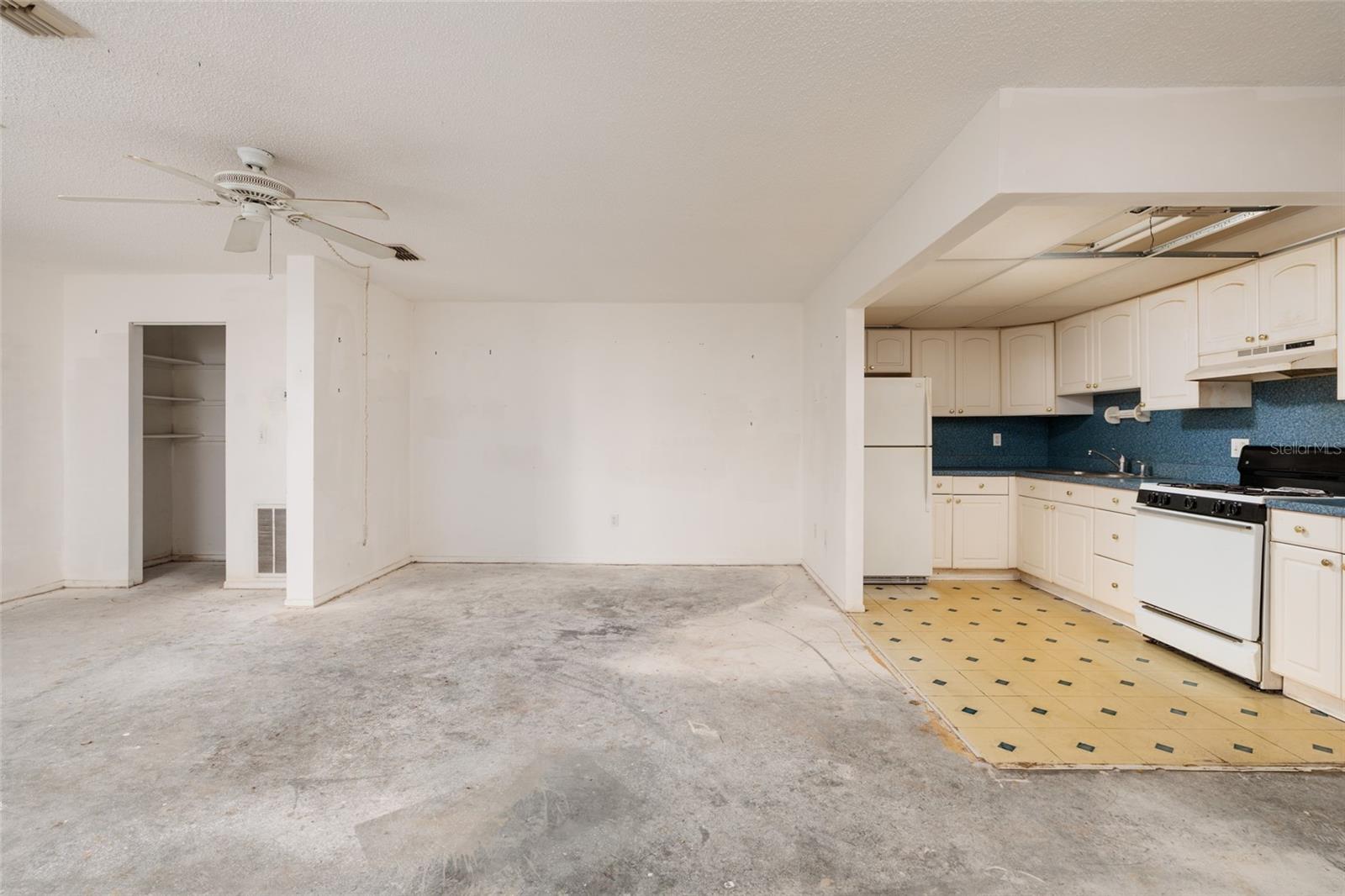 5980 TERRACE PARK DR N #208 — photo 11