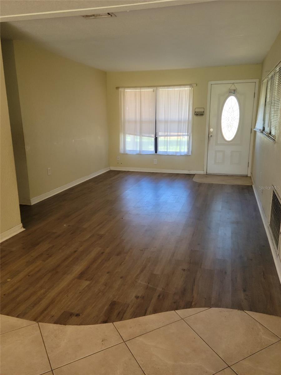 1300 PARK AVE — photo 3
