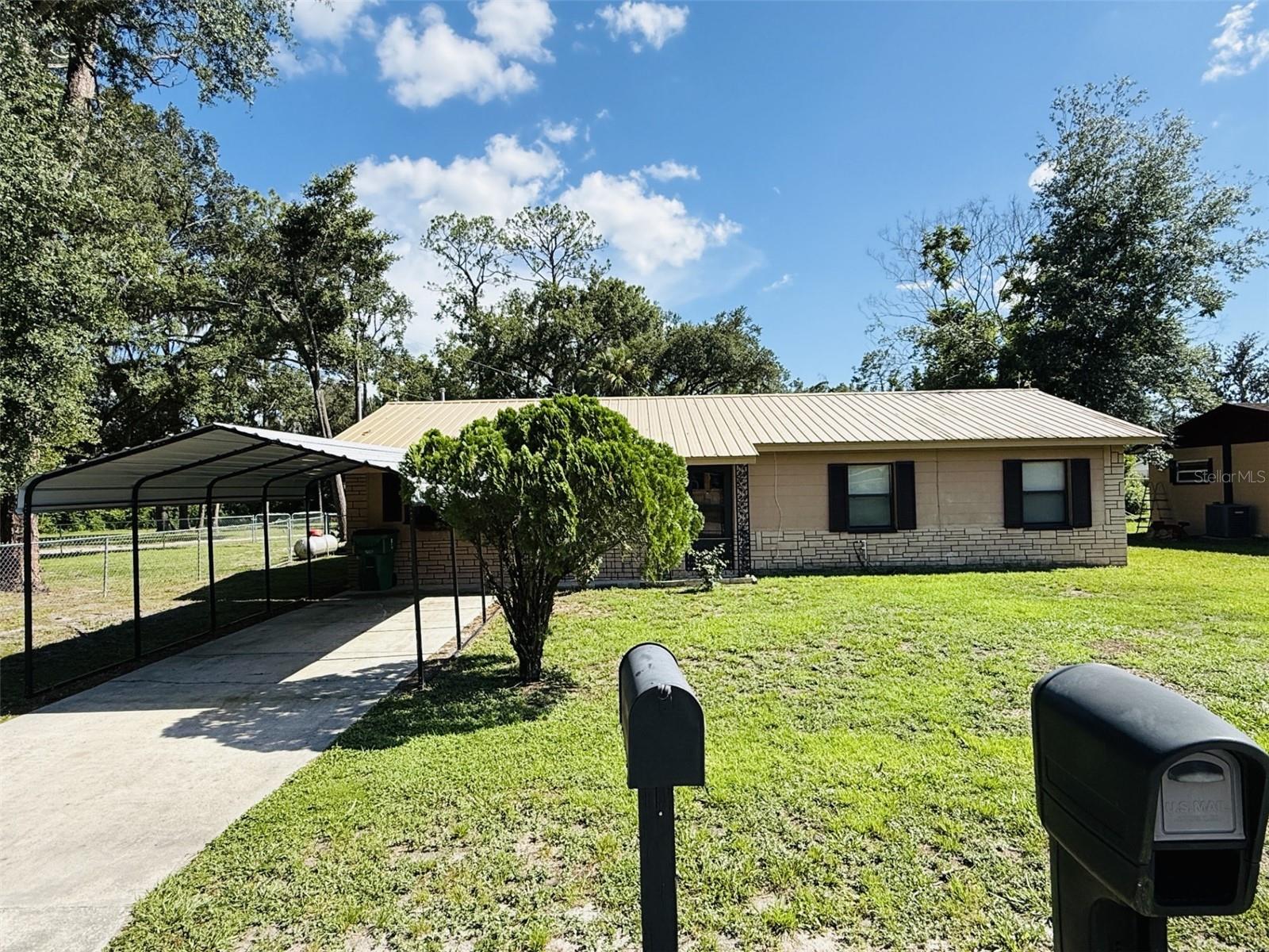 39048 BLUE JAY AVE photo