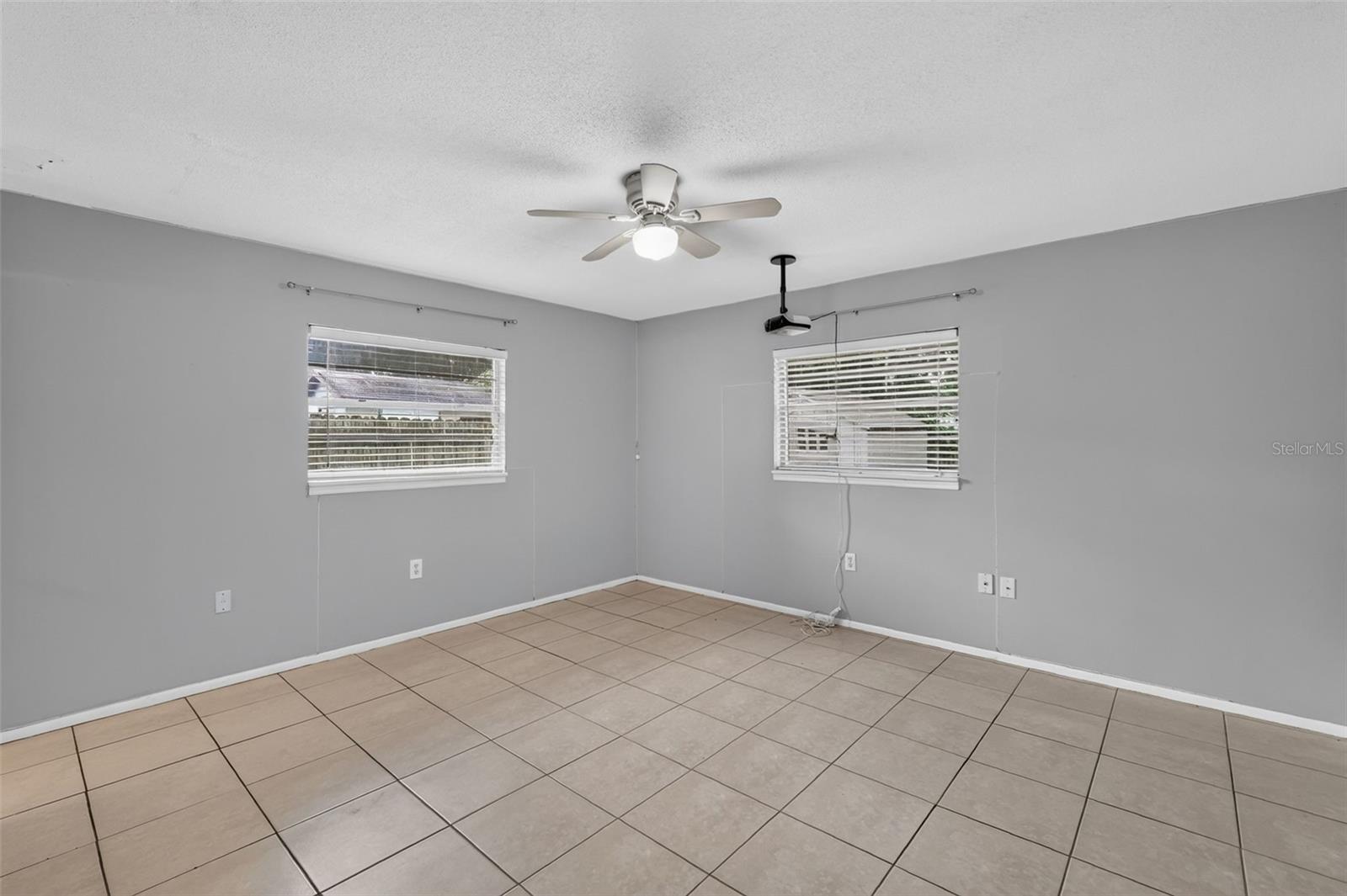 1305 ORANGE AVE — photo 10