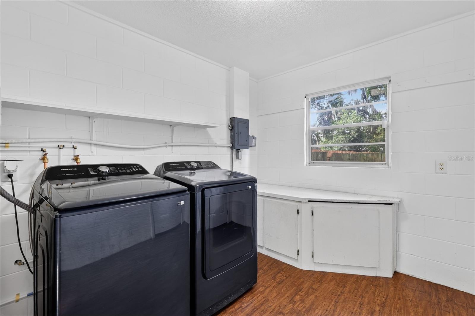 1305 ORANGE AVE — photo 26