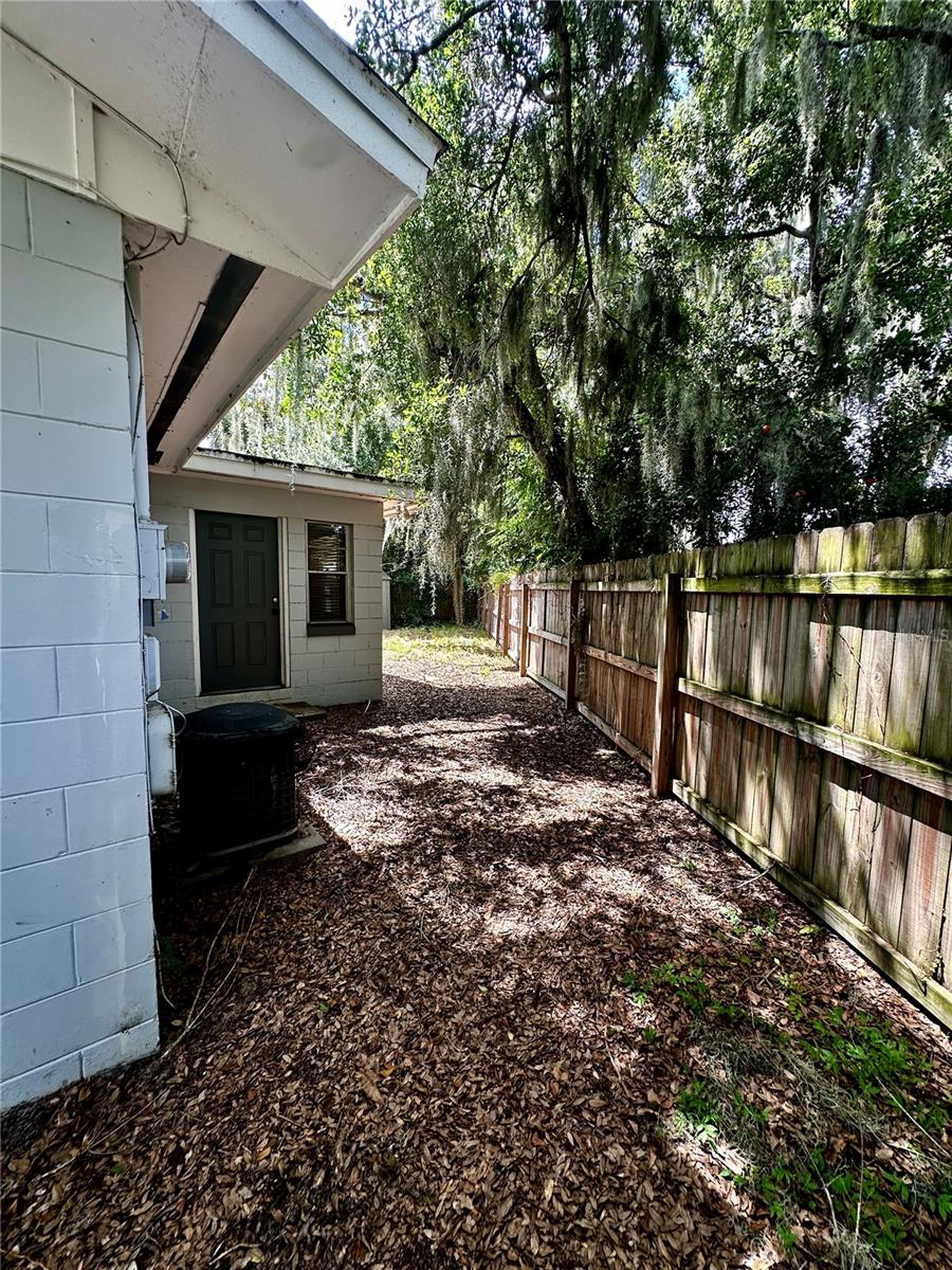 1305 ORANGE AVE — photo 30