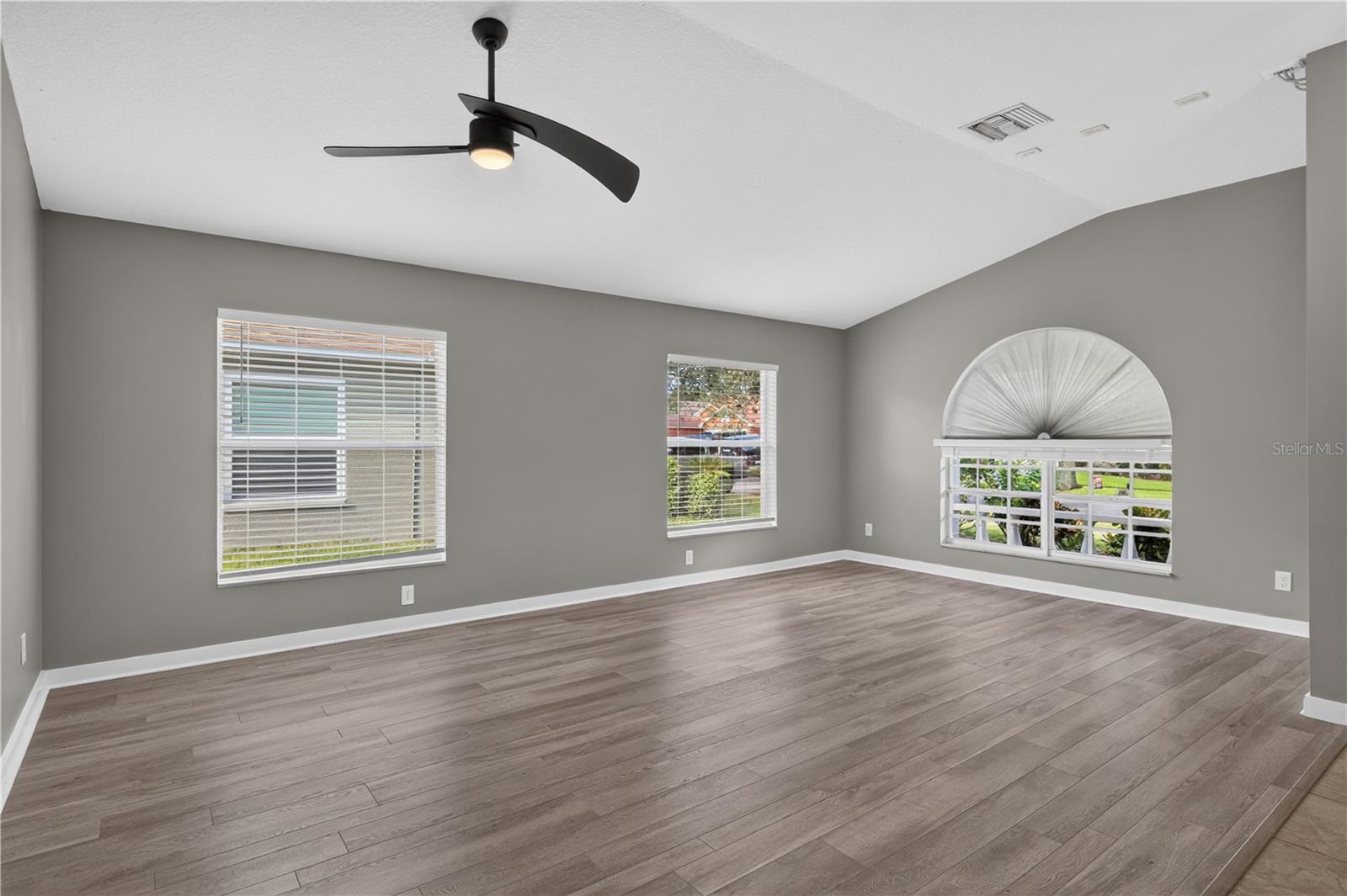 708 ERIK LAKE RD — photo 2