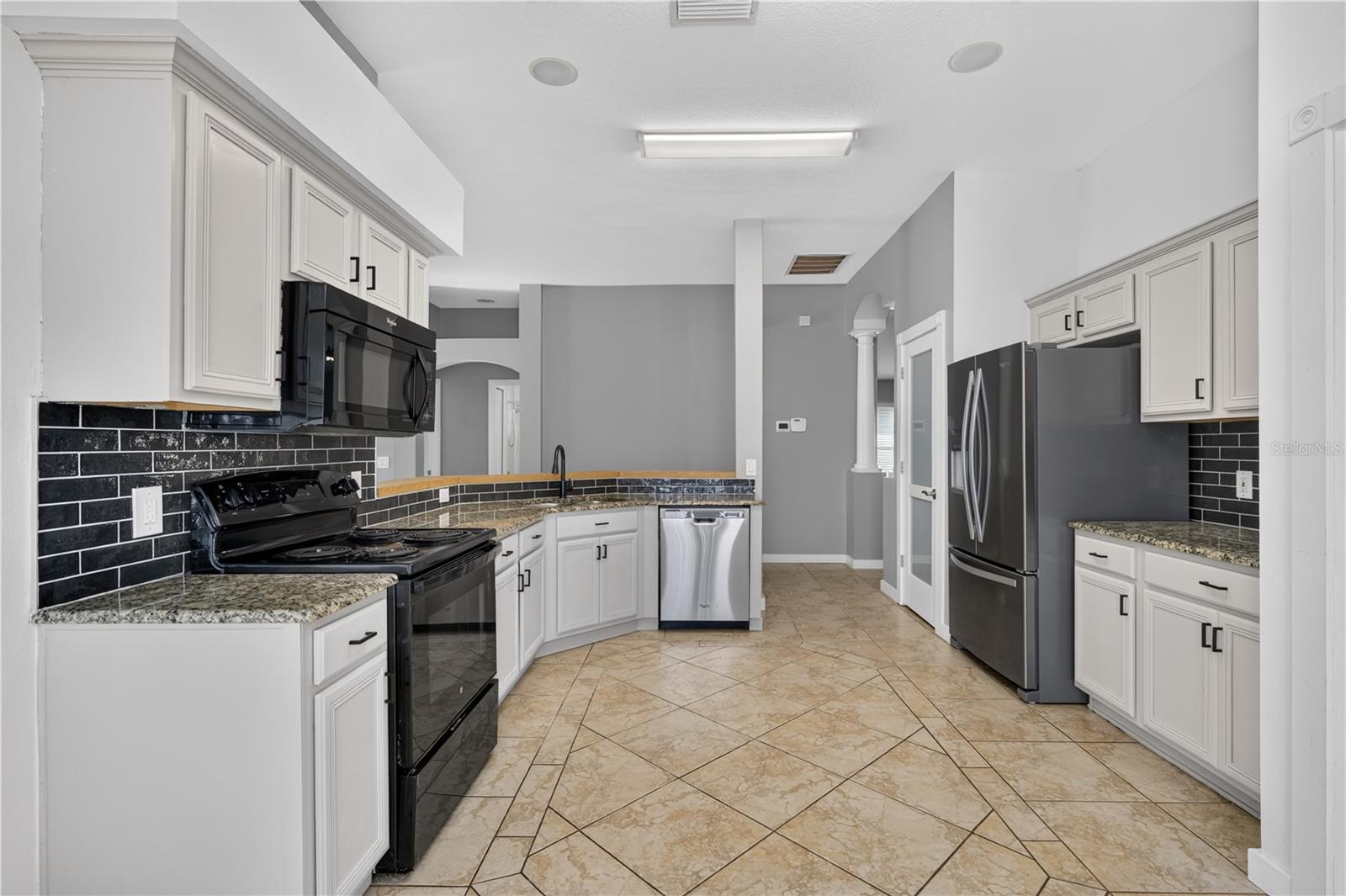 708 ERIK LAKE RD — photo 4