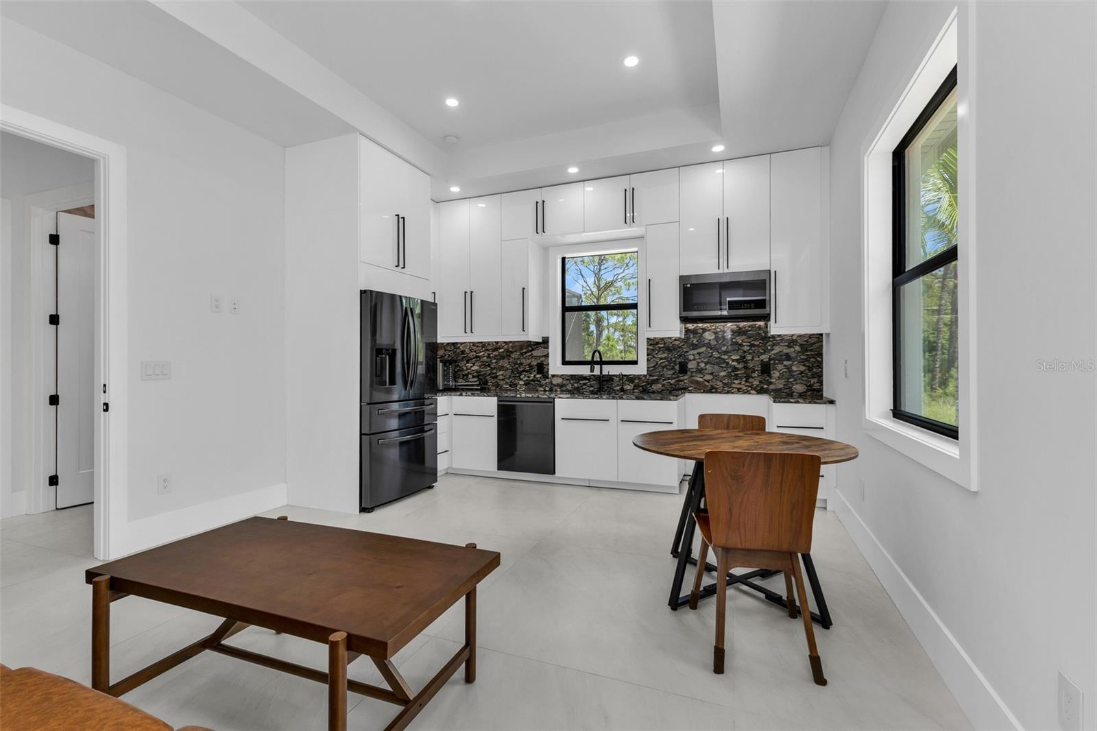 115 SOLANA ST — photo 26