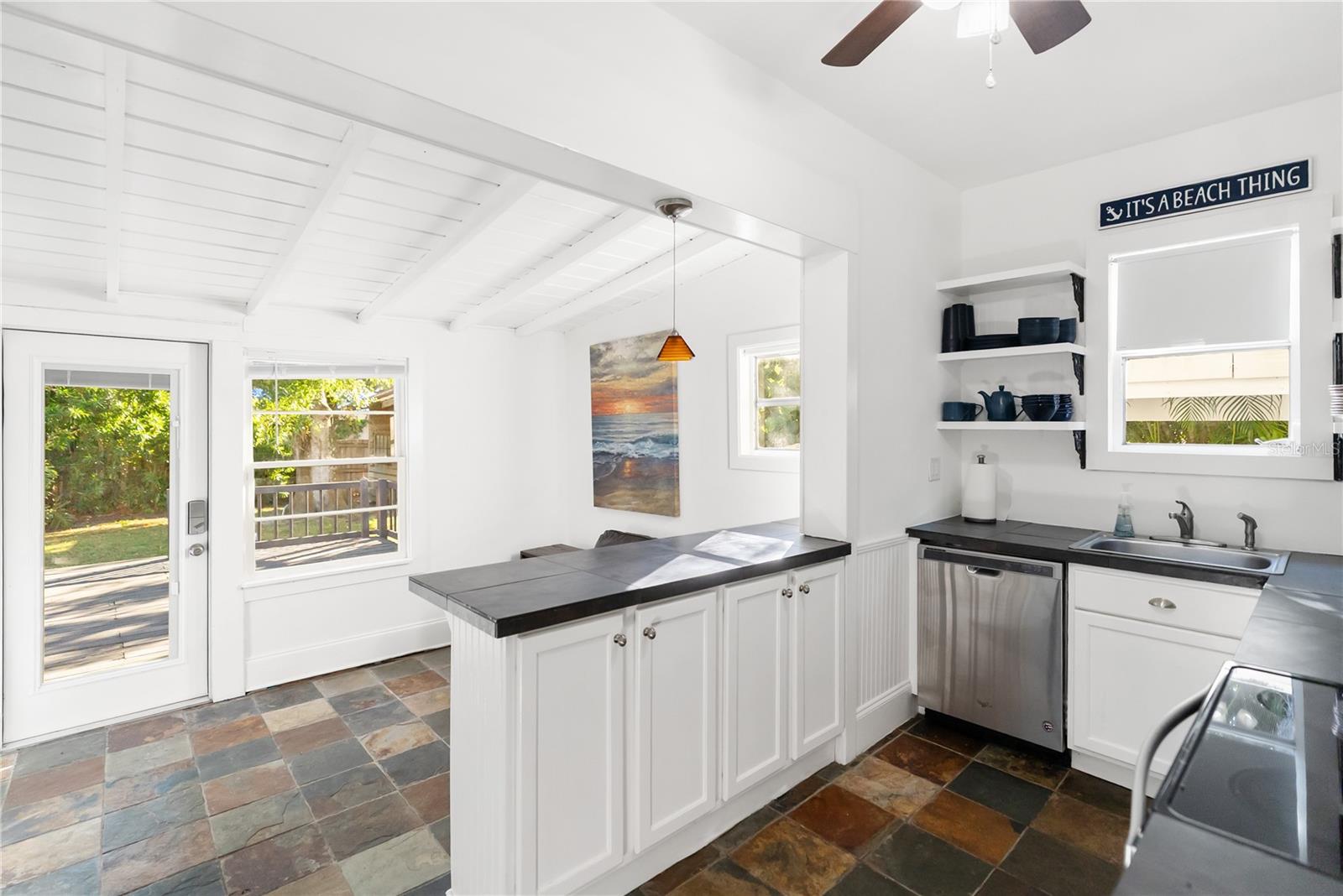2530 LOMA LINDA ST — photo 19