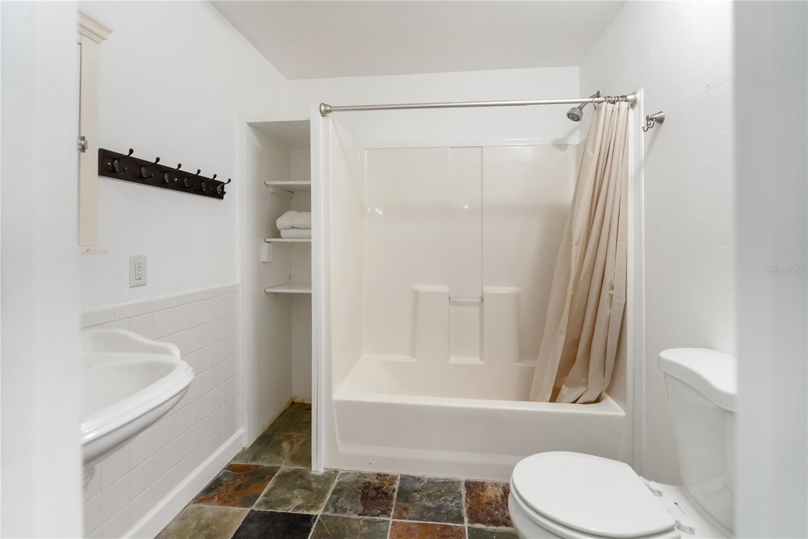 2530 LOMA LINDA ST — photo 26