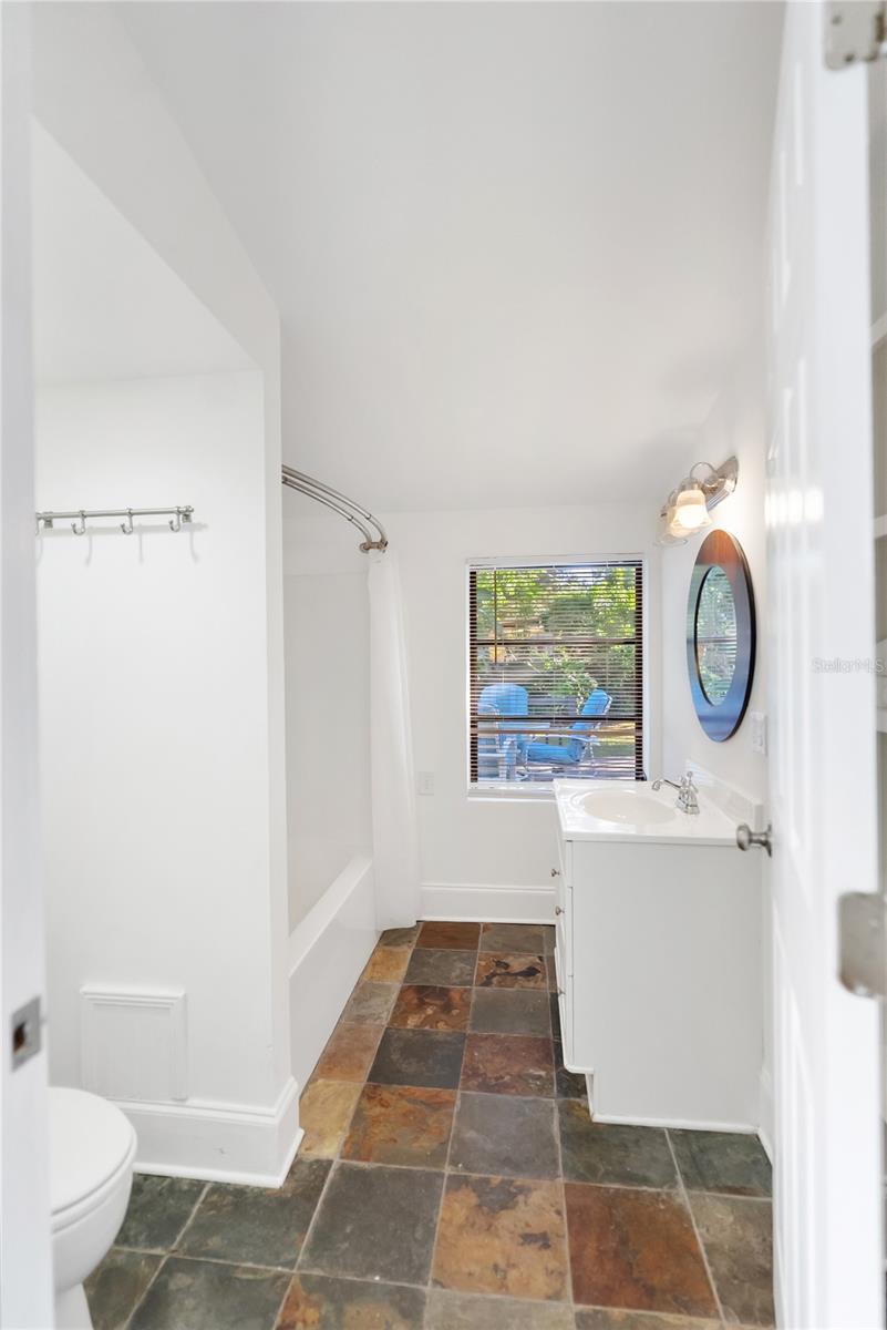 2530 LOMA LINDA ST — photo 32