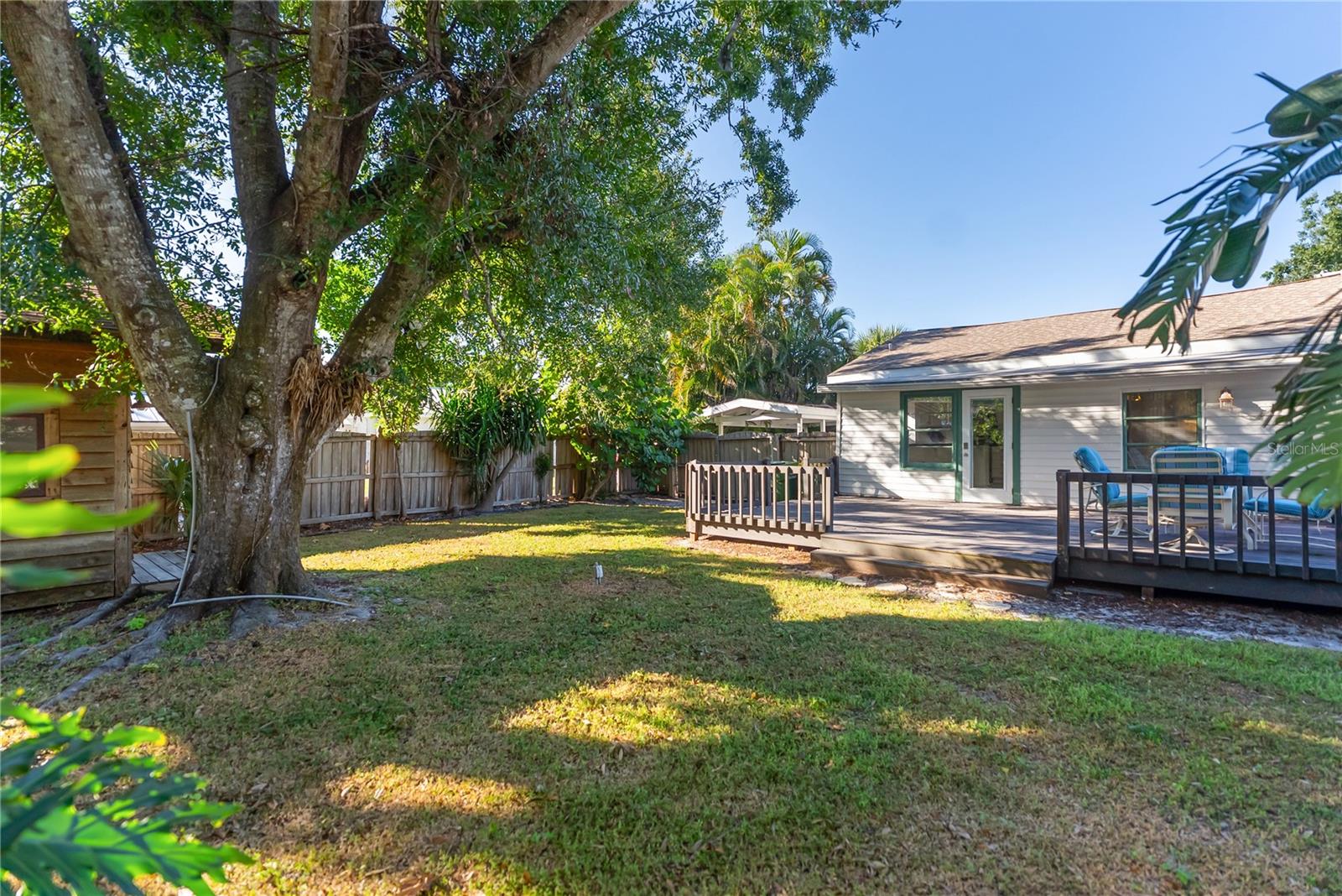 2530 LOMA LINDA ST — photo 35