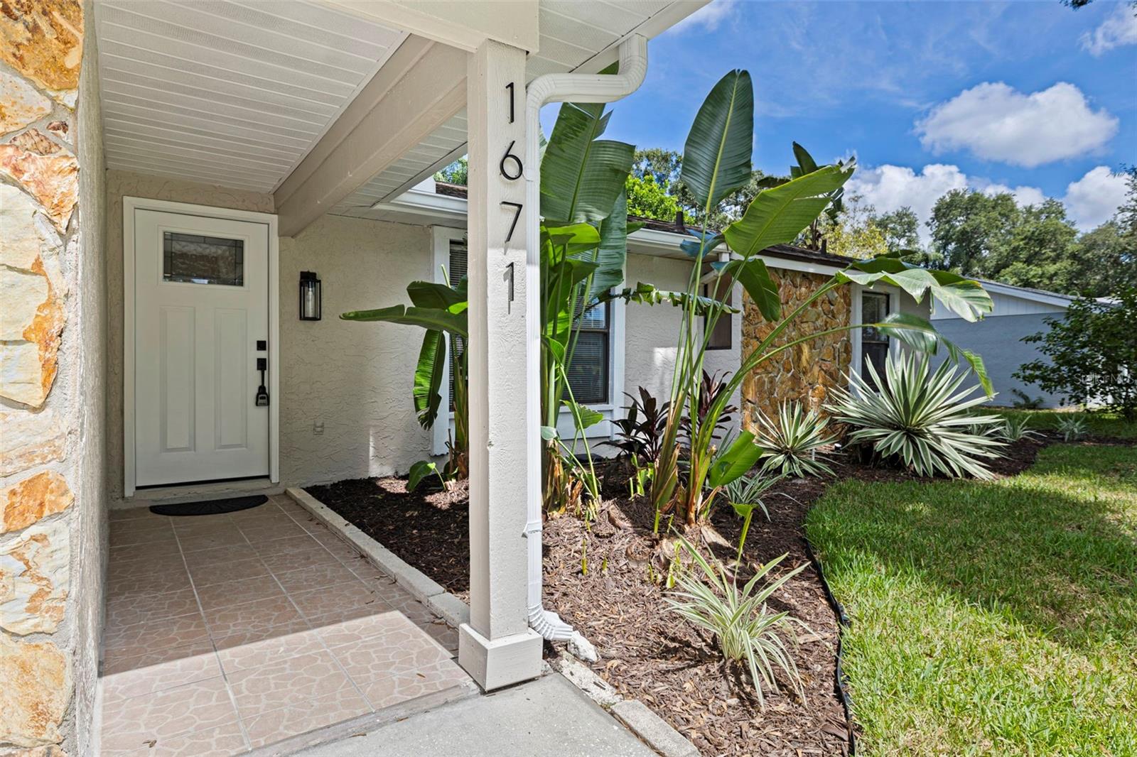 1671 CASTLEWOOD LN — photo 2
