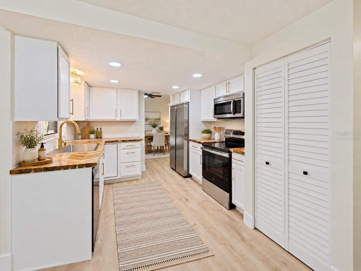 1671 CASTLEWOOD LN — photo 6