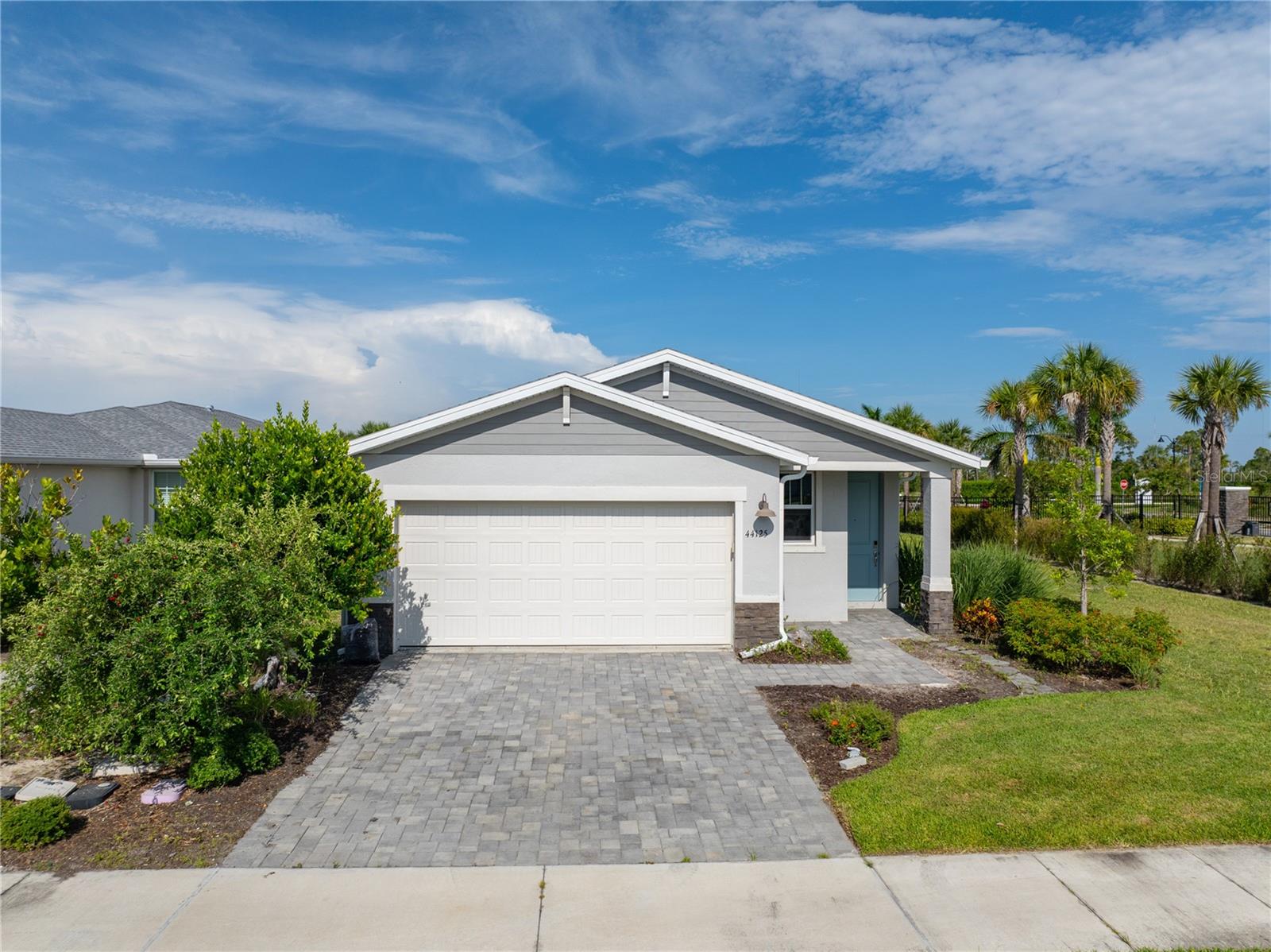 44125 FRONTIER DR photo