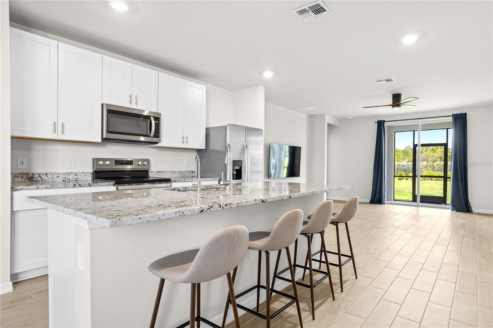 44125 FRONTIER DR — photo 4