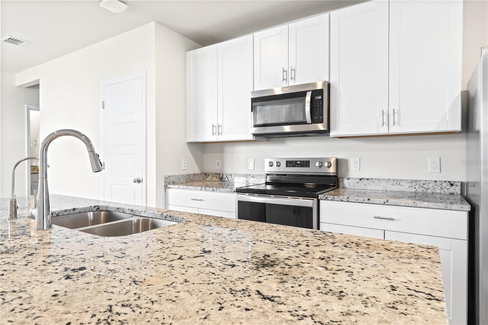 44125 FRONTIER DR — photo 6