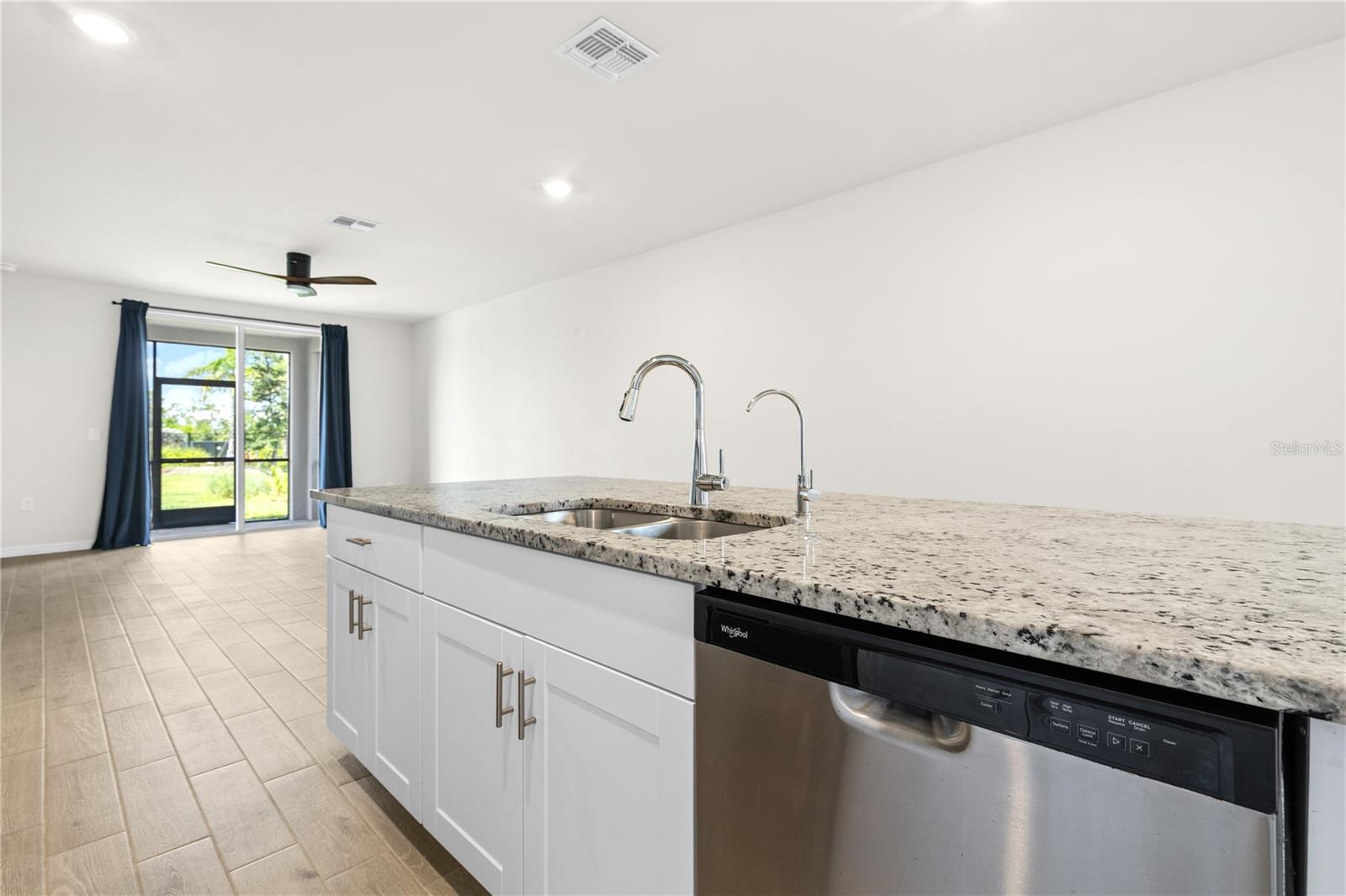 44125 FRONTIER DR — photo 7