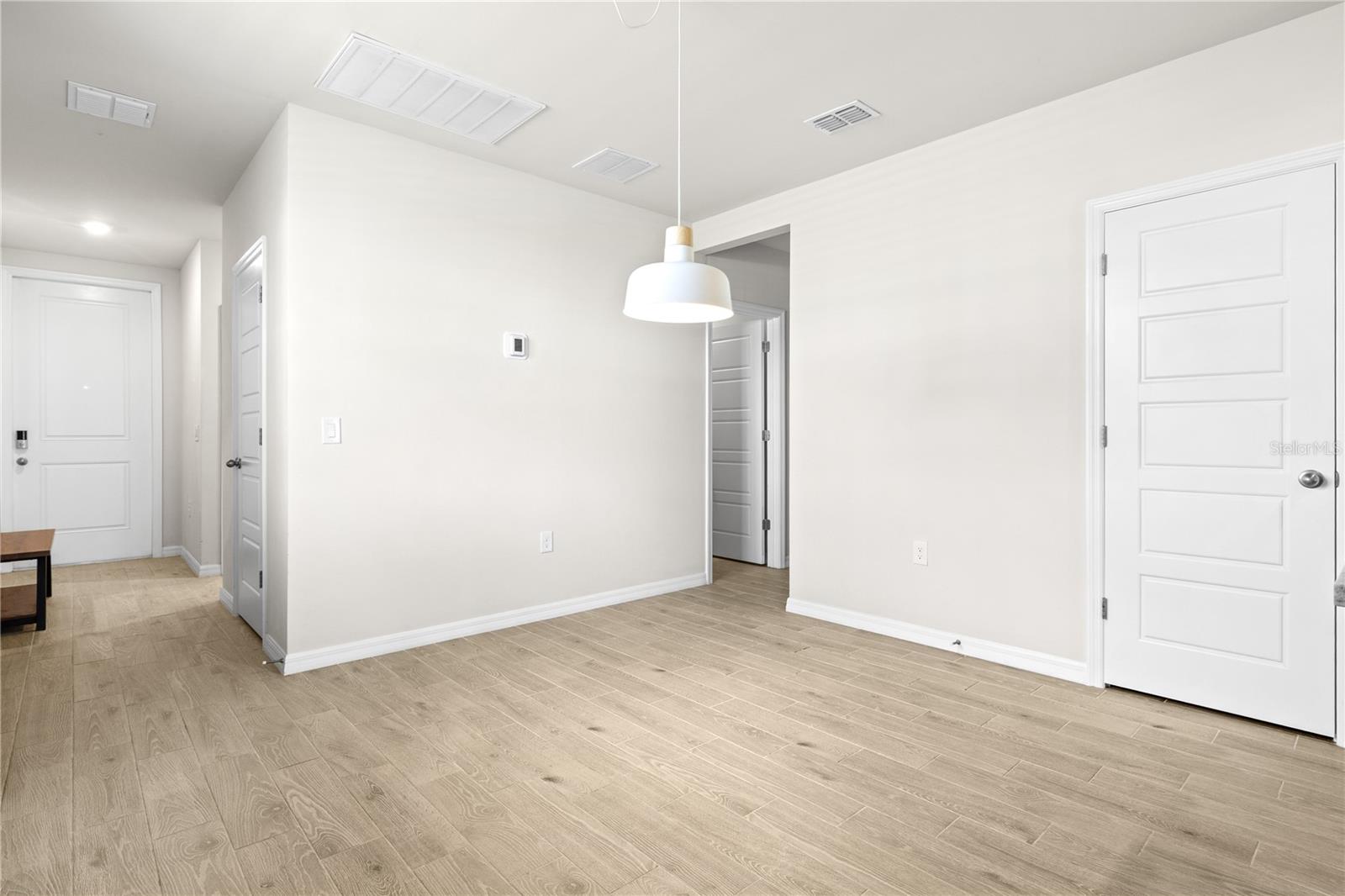 44125 FRONTIER DR — photo 10