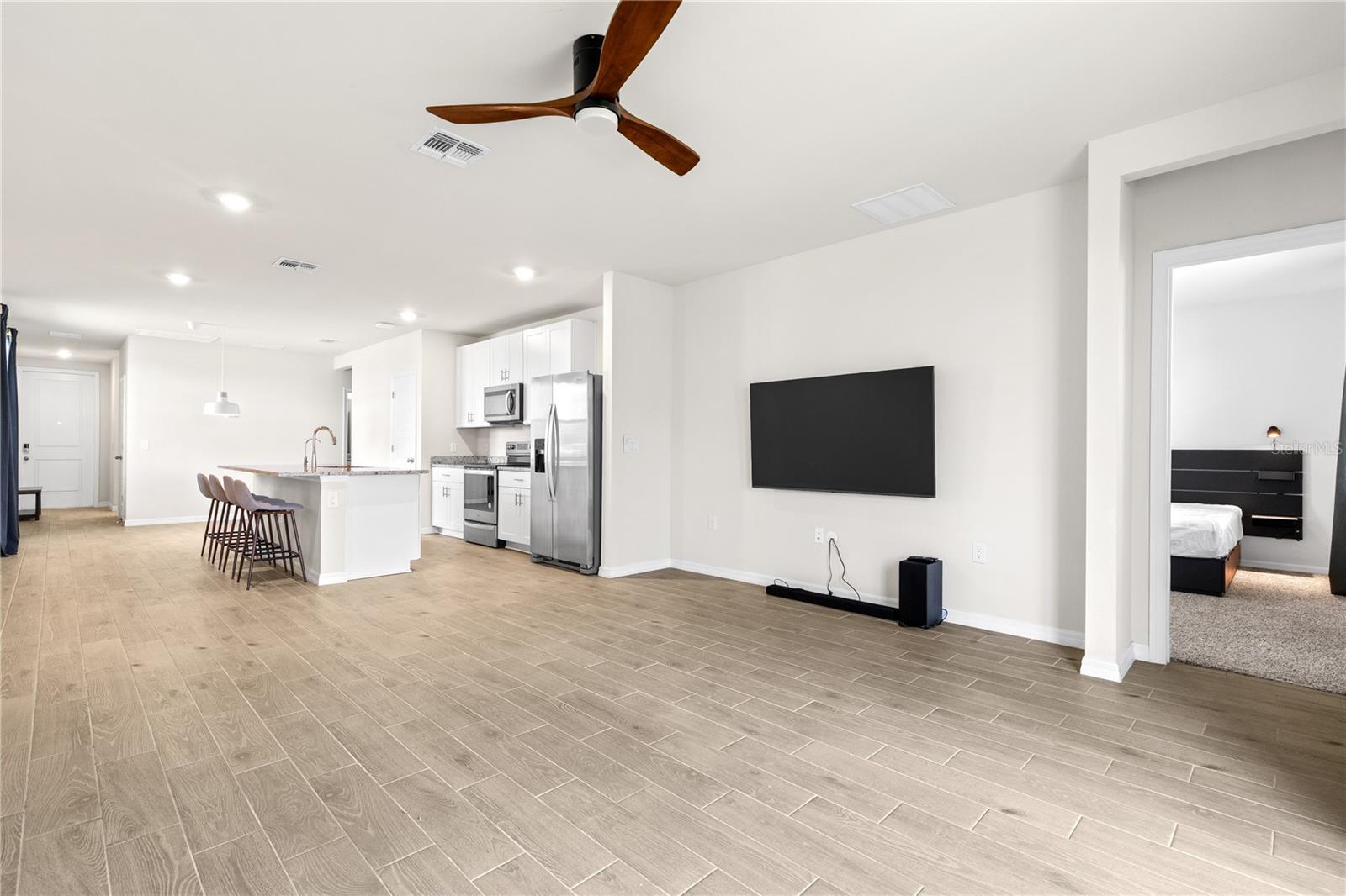 44125 FRONTIER DR — photo 11