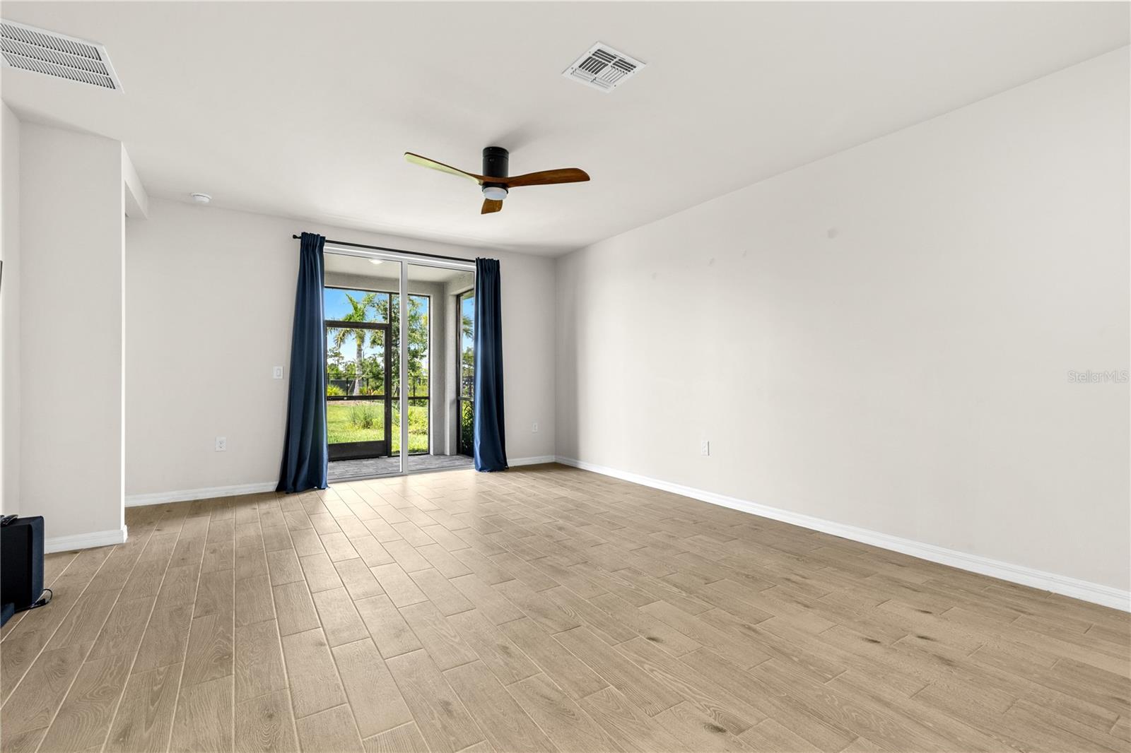 44125 FRONTIER DR — photo 13
