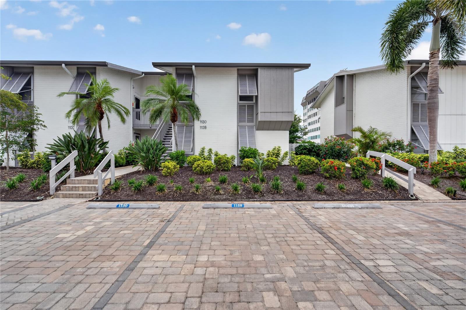 1130 W PEPPERTREE LN #118 photo