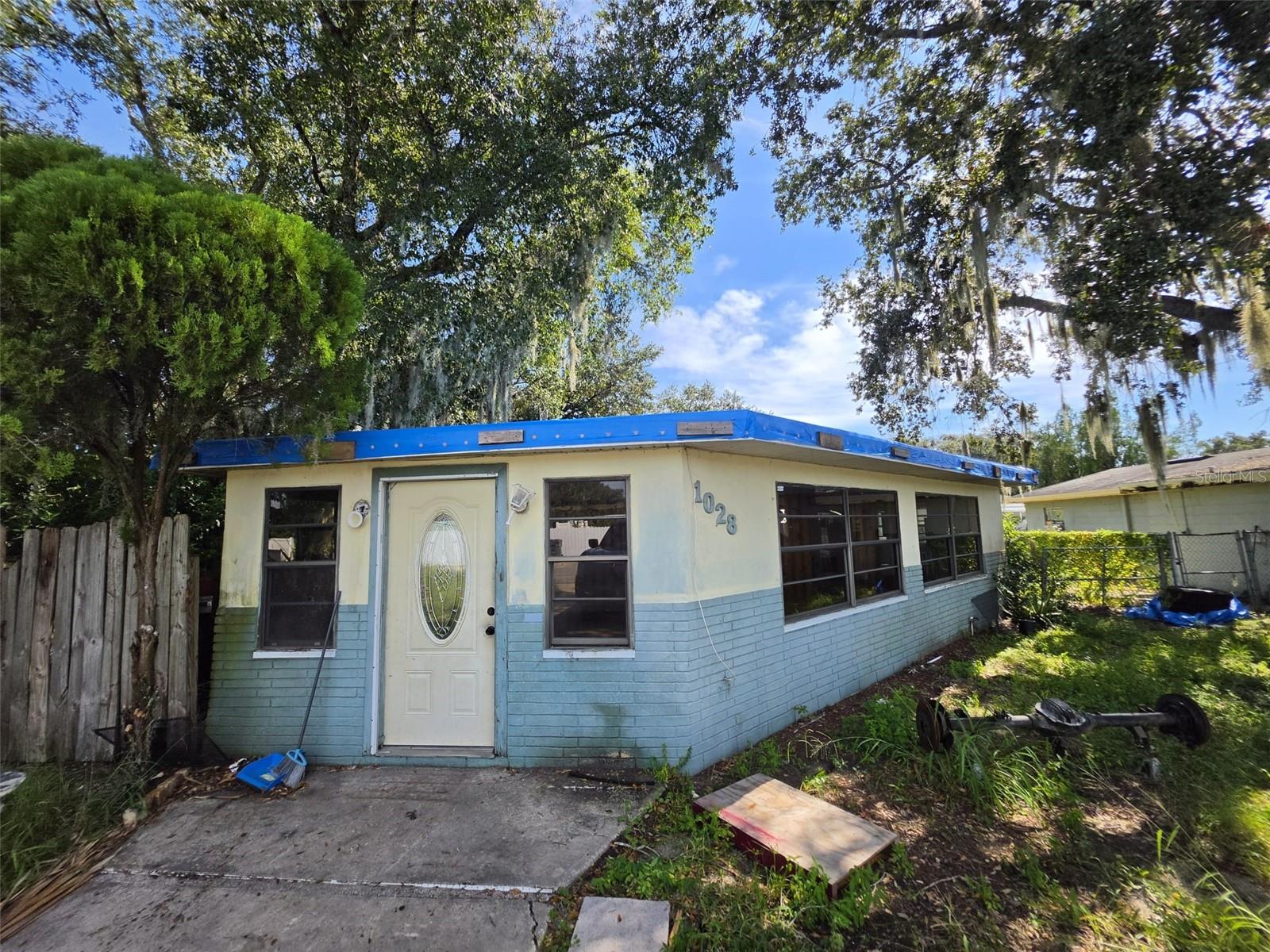 1028 SUNSHINE DR E — photo 3