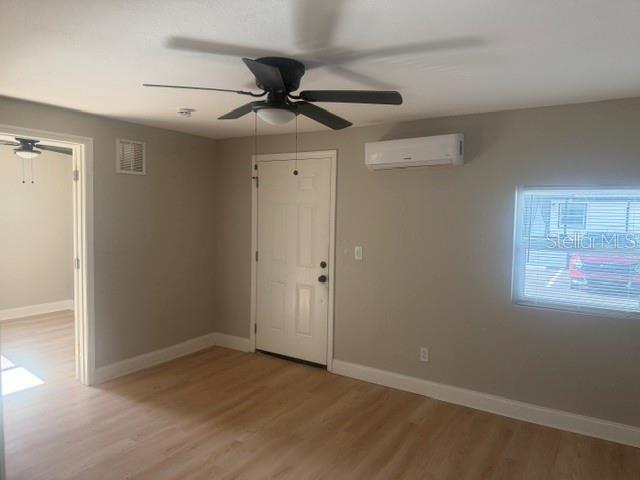 4605 N HUBERT AVE #14 — photo 8