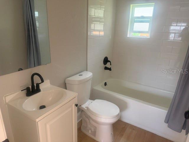 4605 N HUBERT AVE #14 — photo 9
