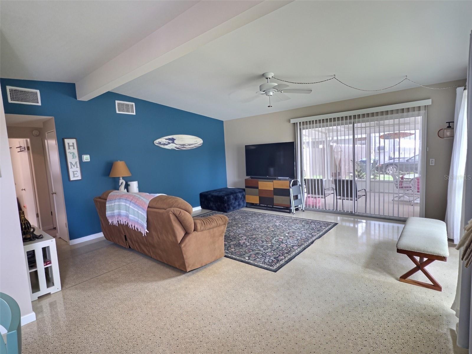 329 GLEN OAK RD — photo 6