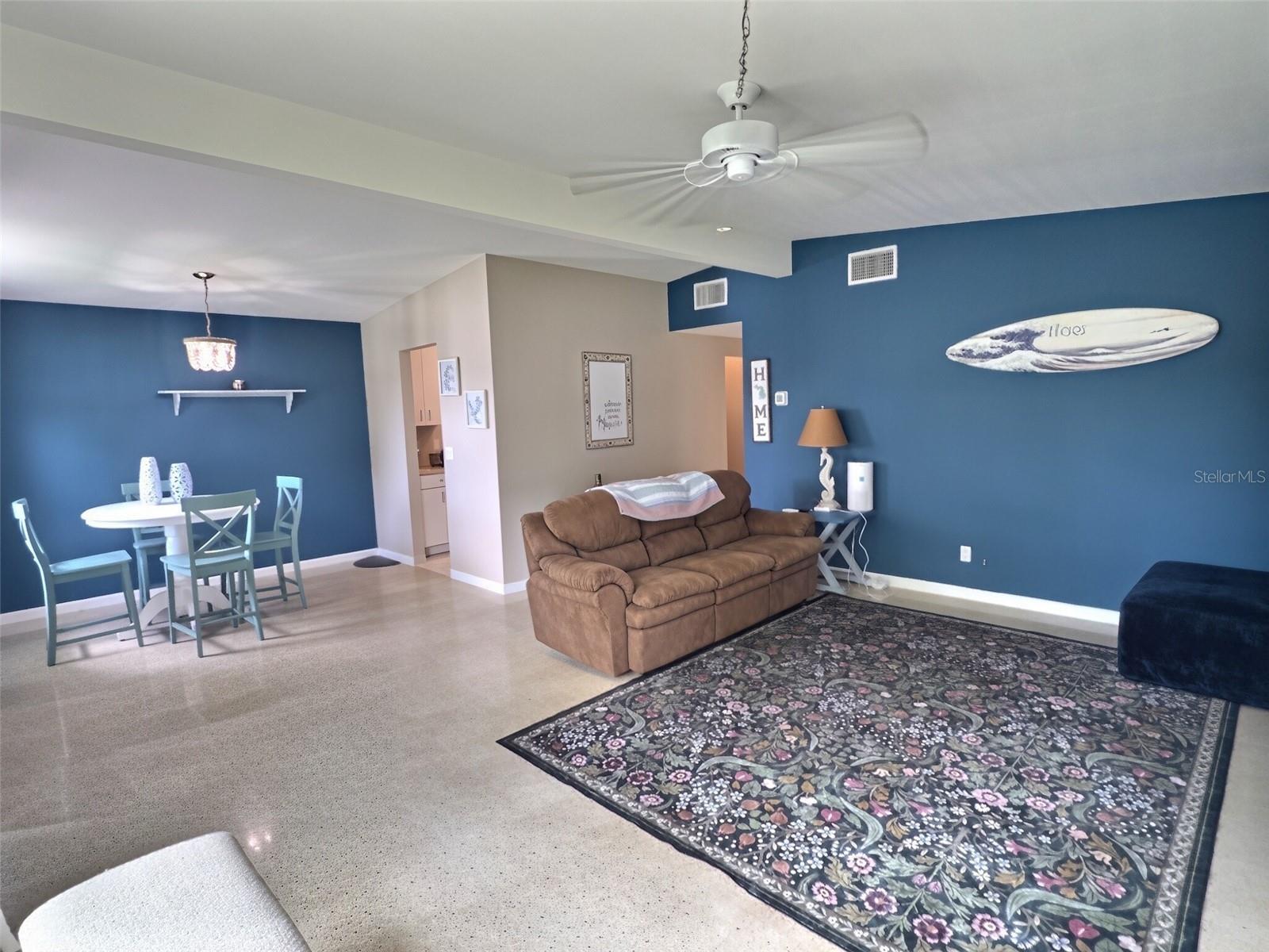 329 GLEN OAK RD — photo 7