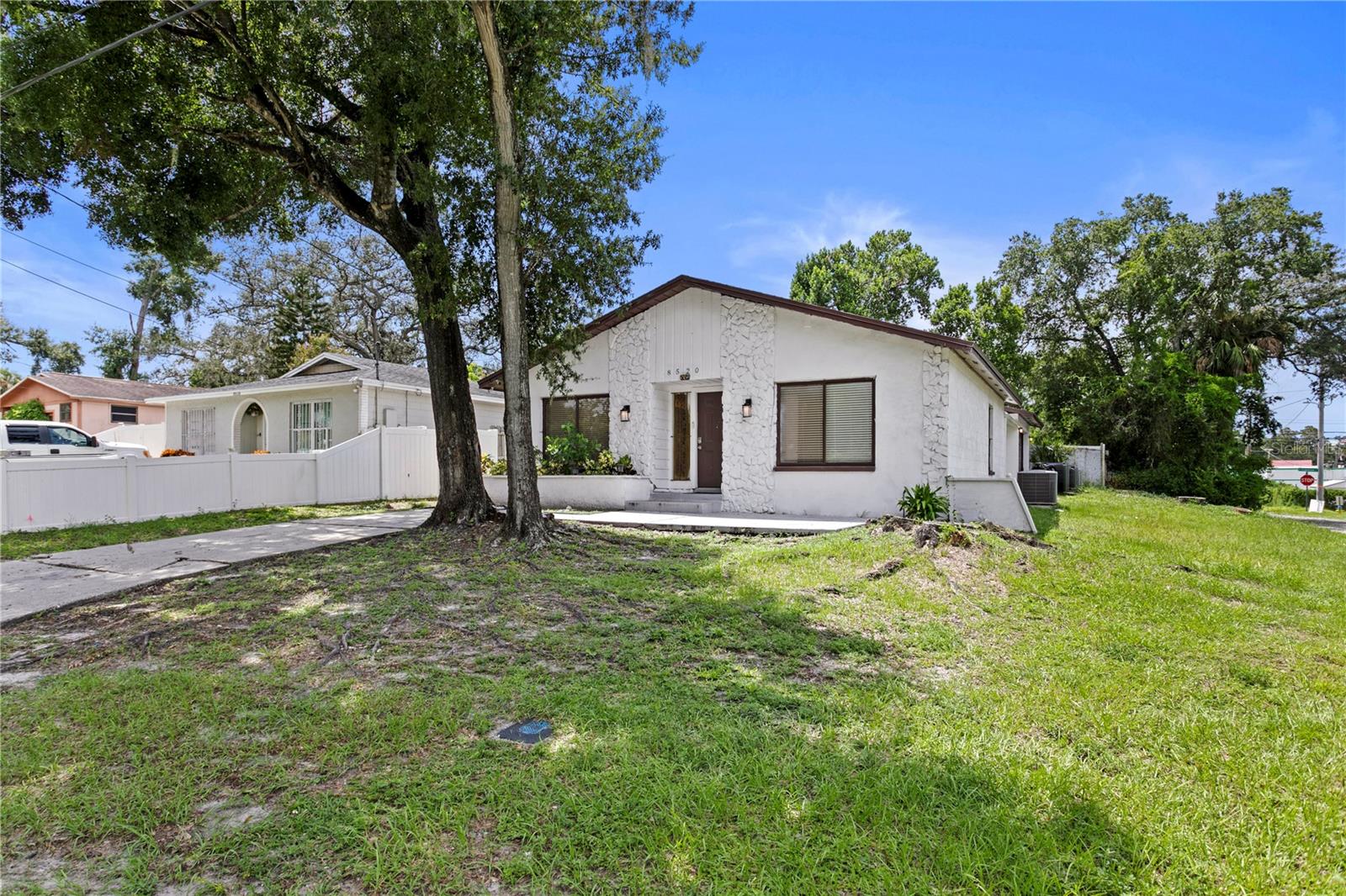 8520 N BRANCH AVE photo