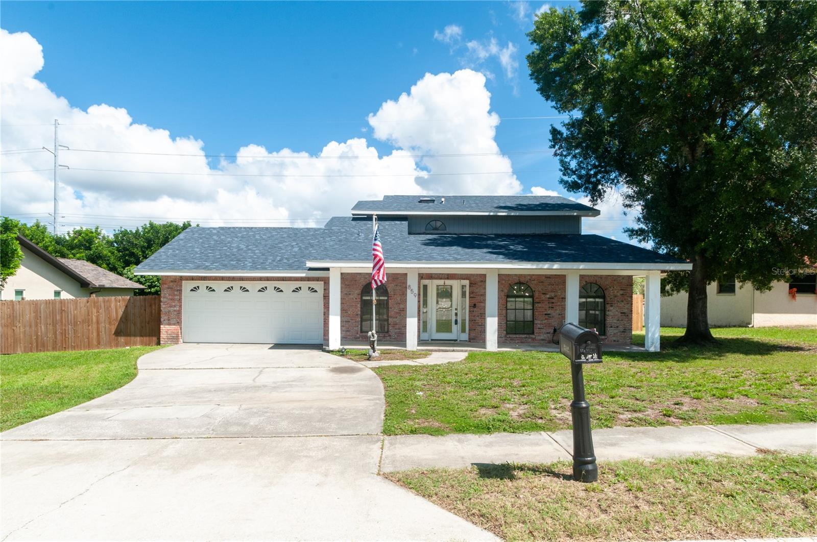 859 PINEWOOD TER W photo