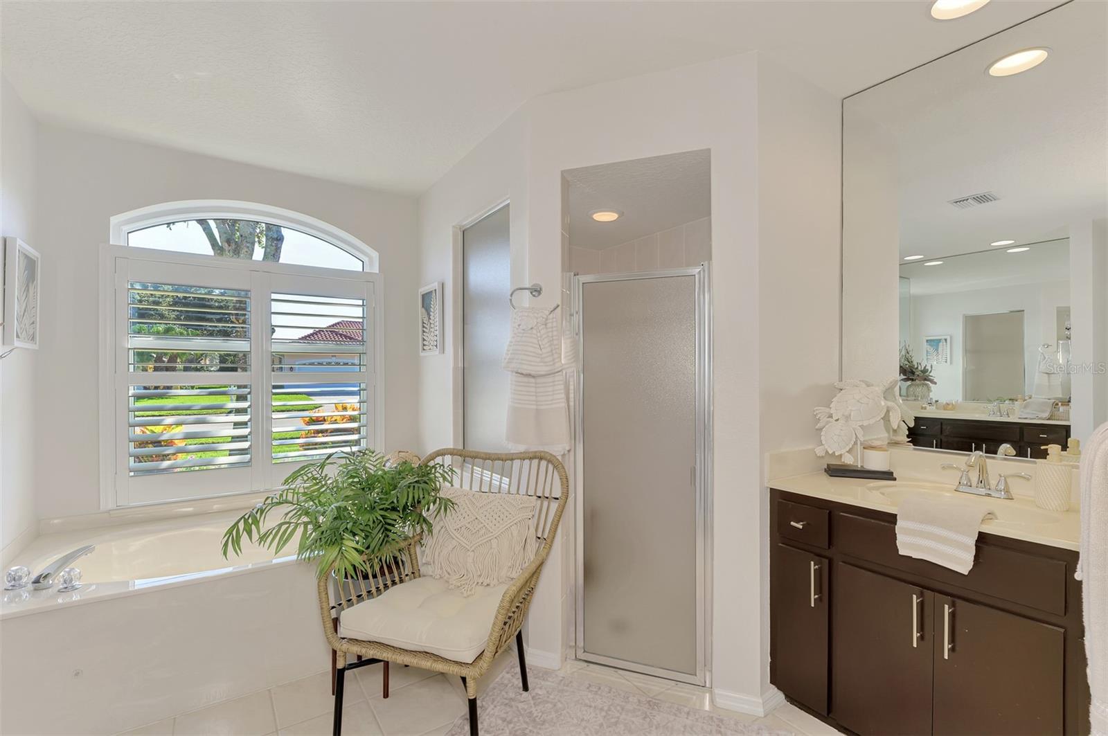 530 LAKE OF THE WOODS DR — photo 23