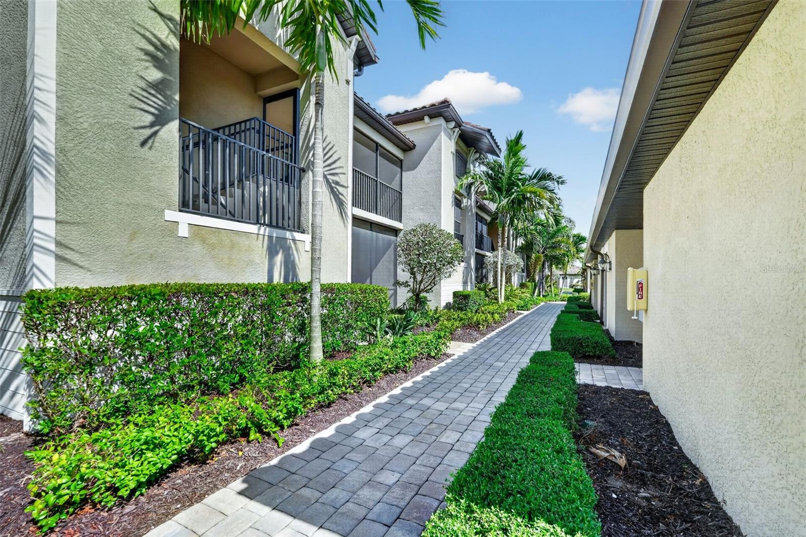 5674 PALMER CIR #101 — photo 4