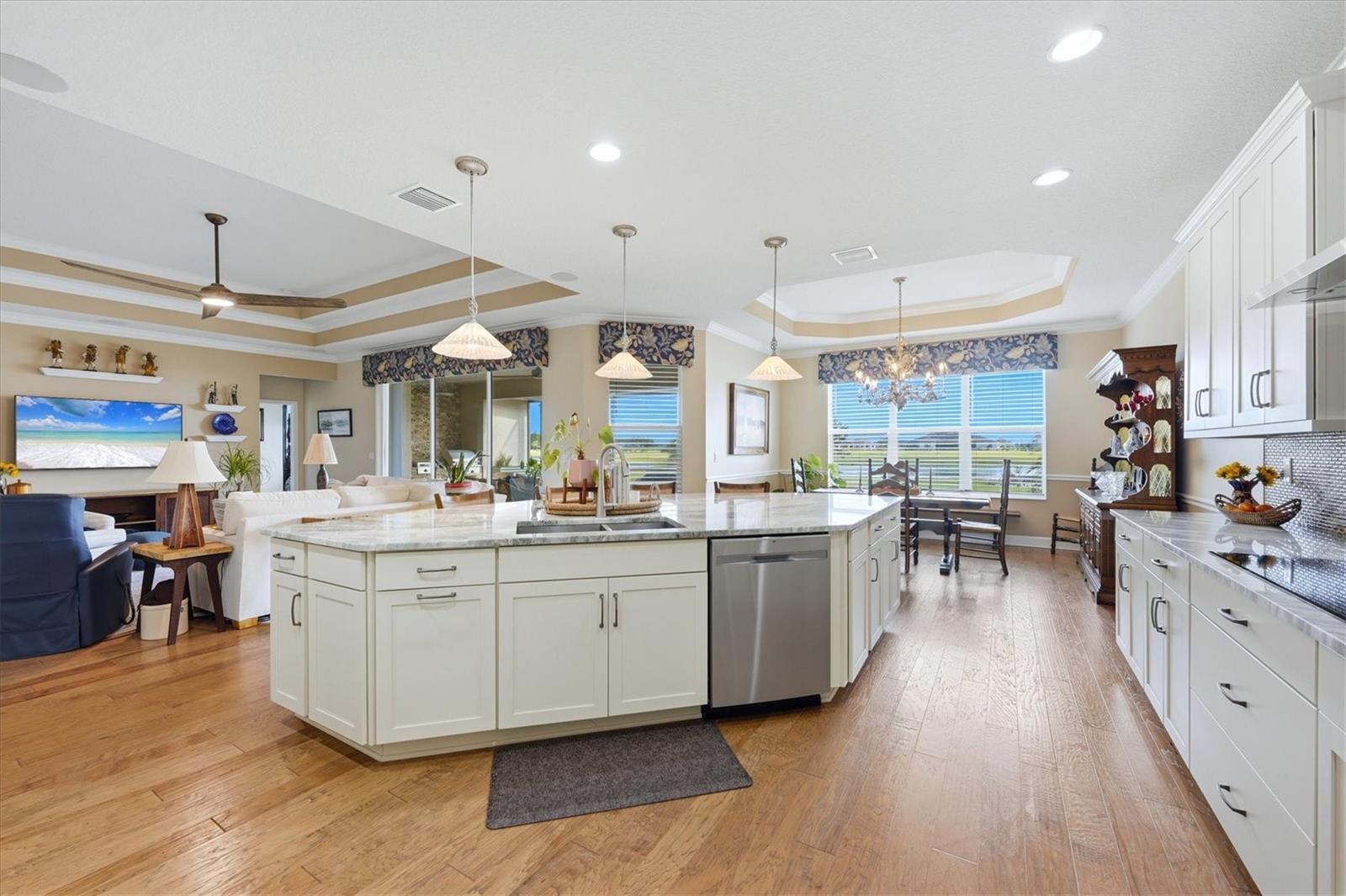 5209 LAKE VENICE DR — photo 21