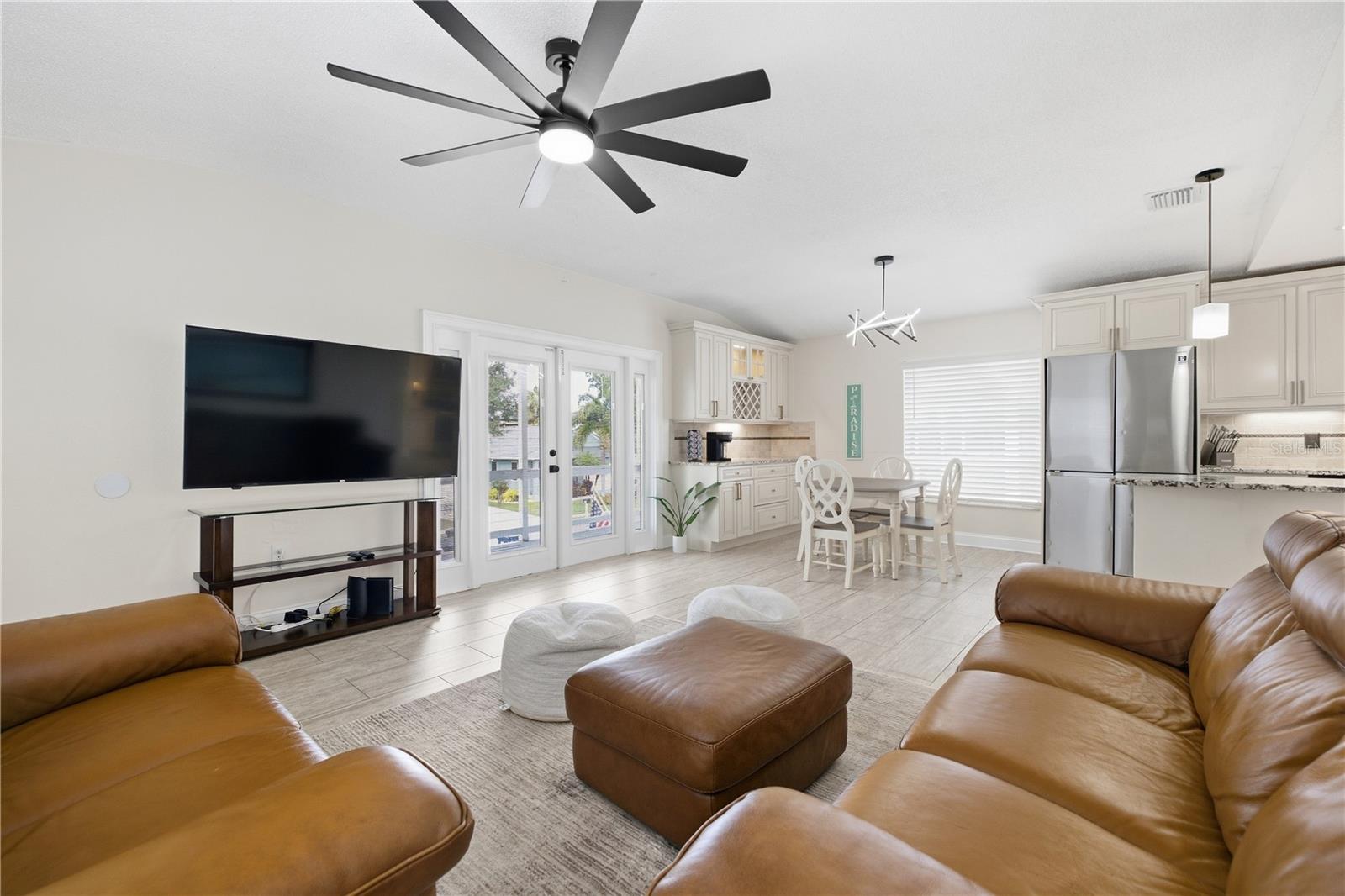 7318 S KISSIMMEE ST — photo 4