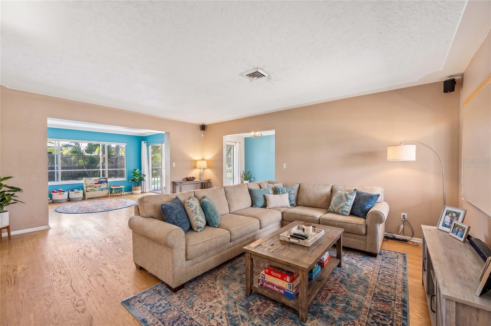 2400 S BRINK AVE — photo 4