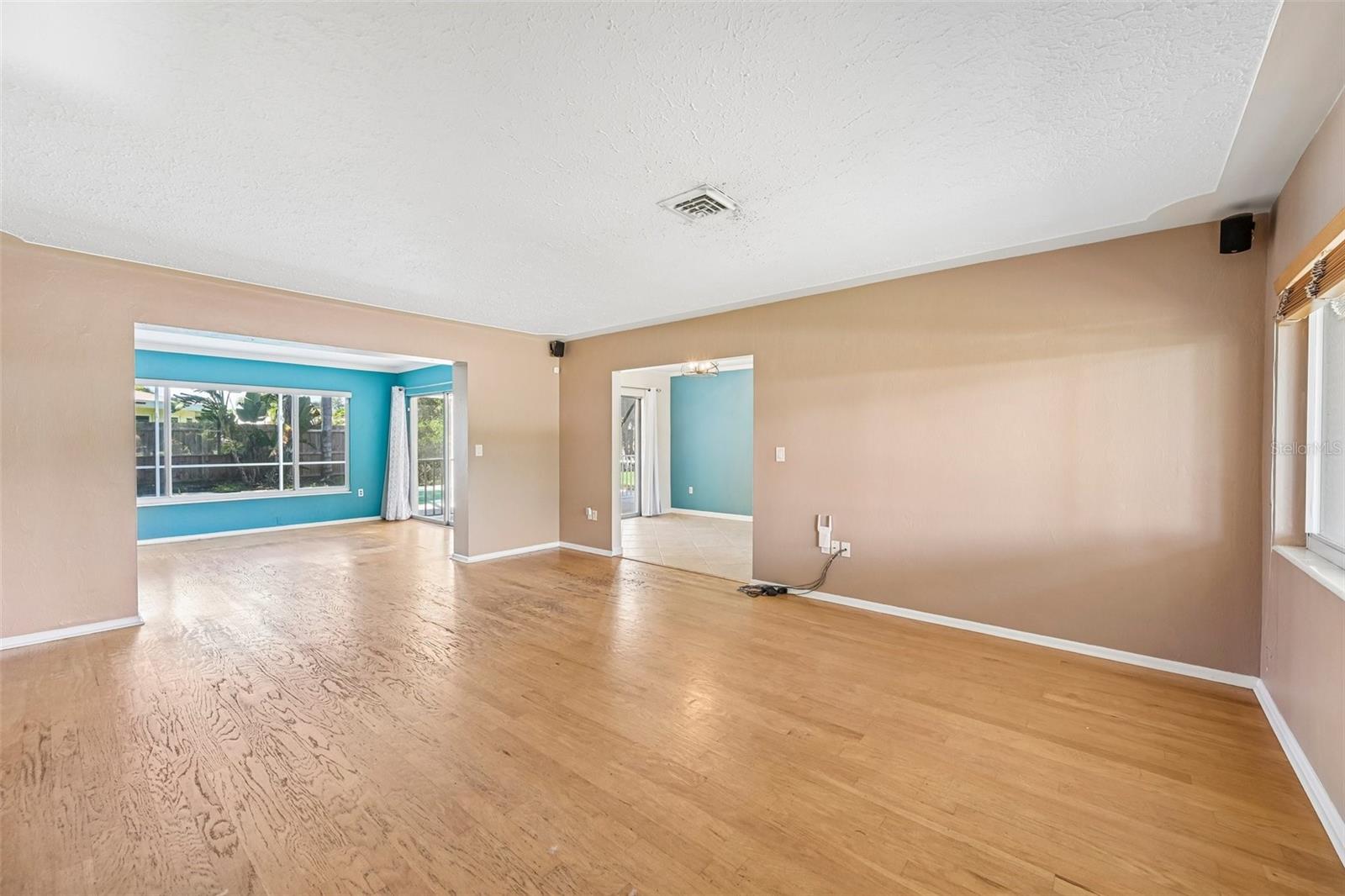 2400 S BRINK AVE — photo 5