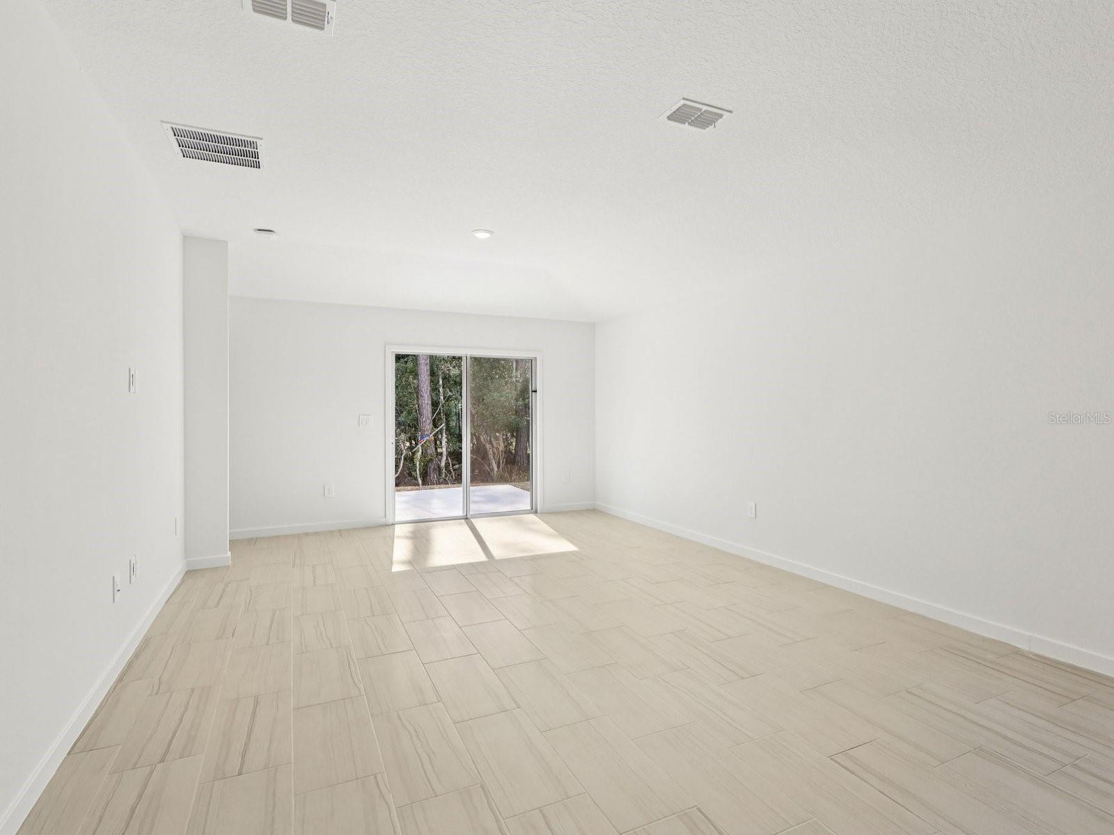 124 WANDERING CREEK WAY — photo 3