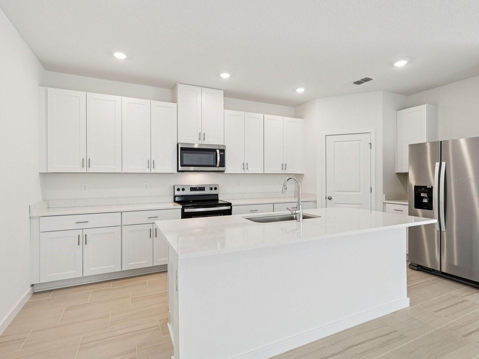 124 WANDERING CREEK WAY — photo 4