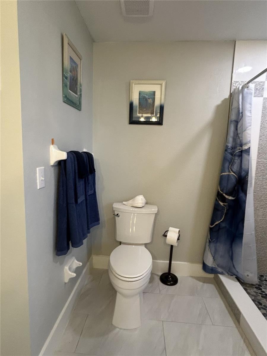 9709 SE SUNSET HARBOR RD — photo 17